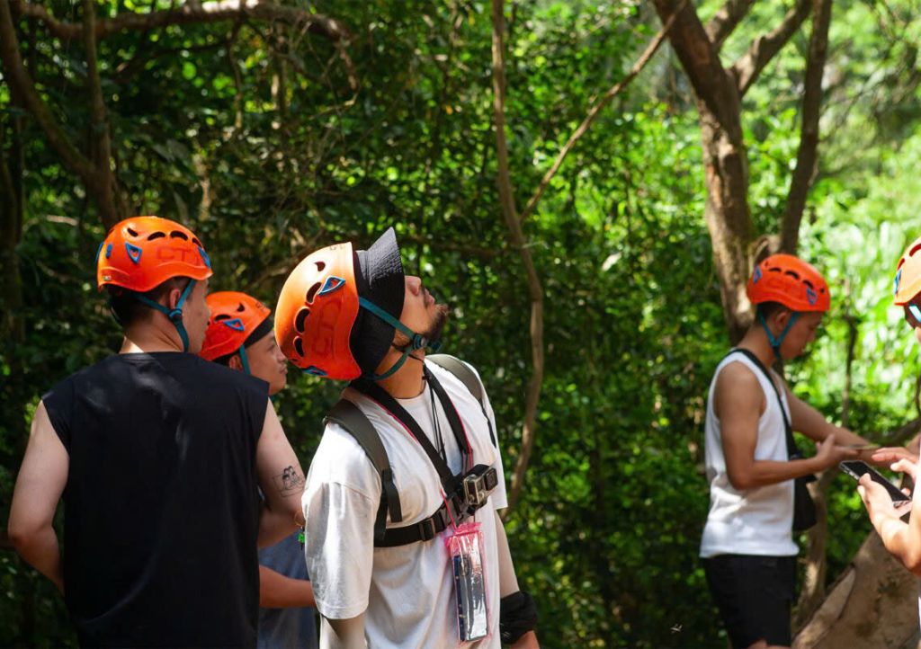 Quang Binh Day Tour: Discover Phong Nha Cave and Ozo Park