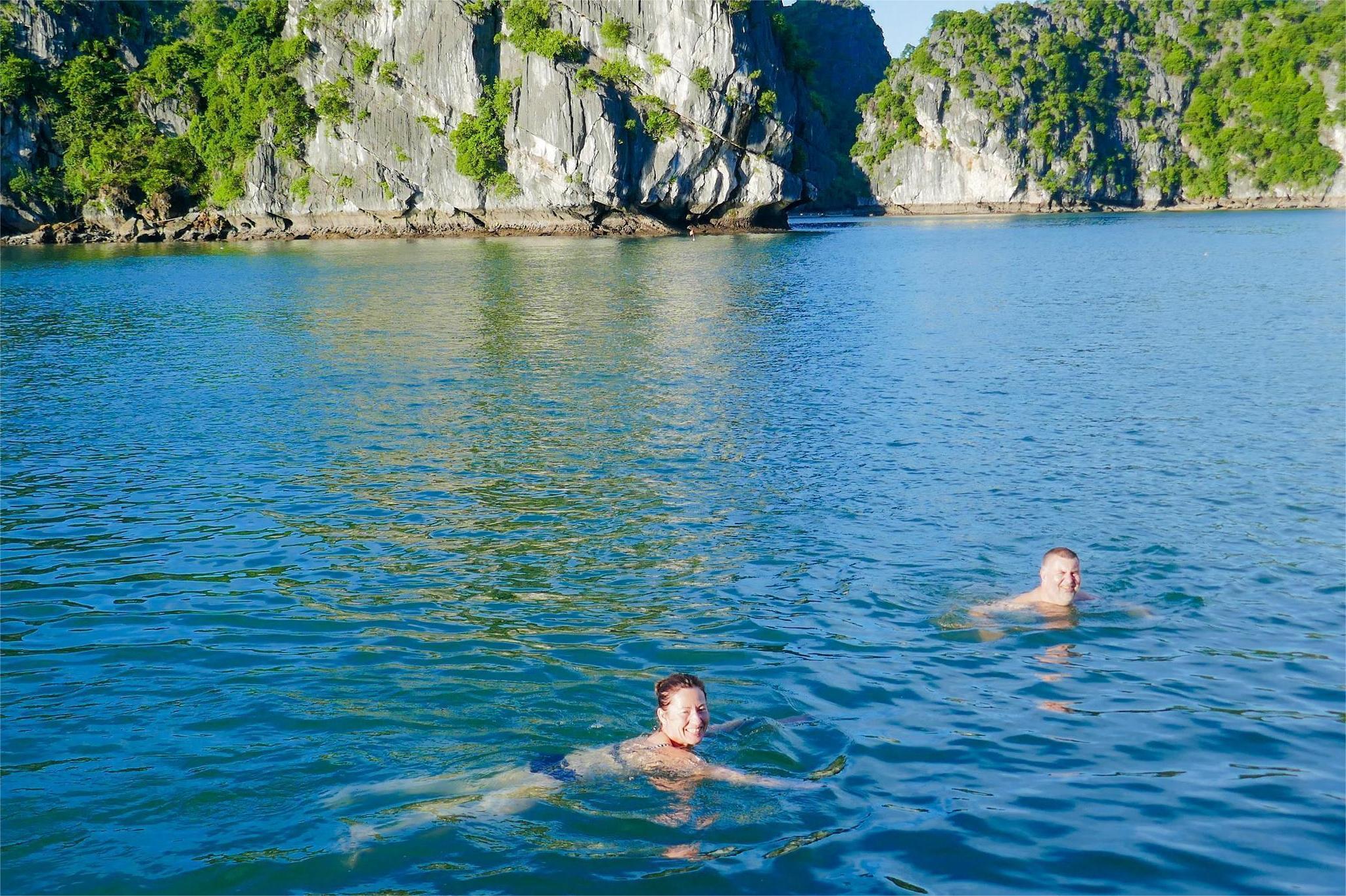 Sunrise Symphony in Lan Ha Bay VIP 4 | 4-star Daiichi Cruise II