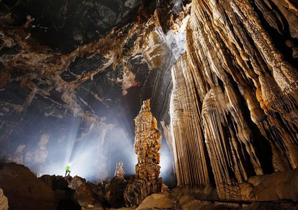 Quang Binh Day Tour: Discover Phong Nha Cave and Ozo Park