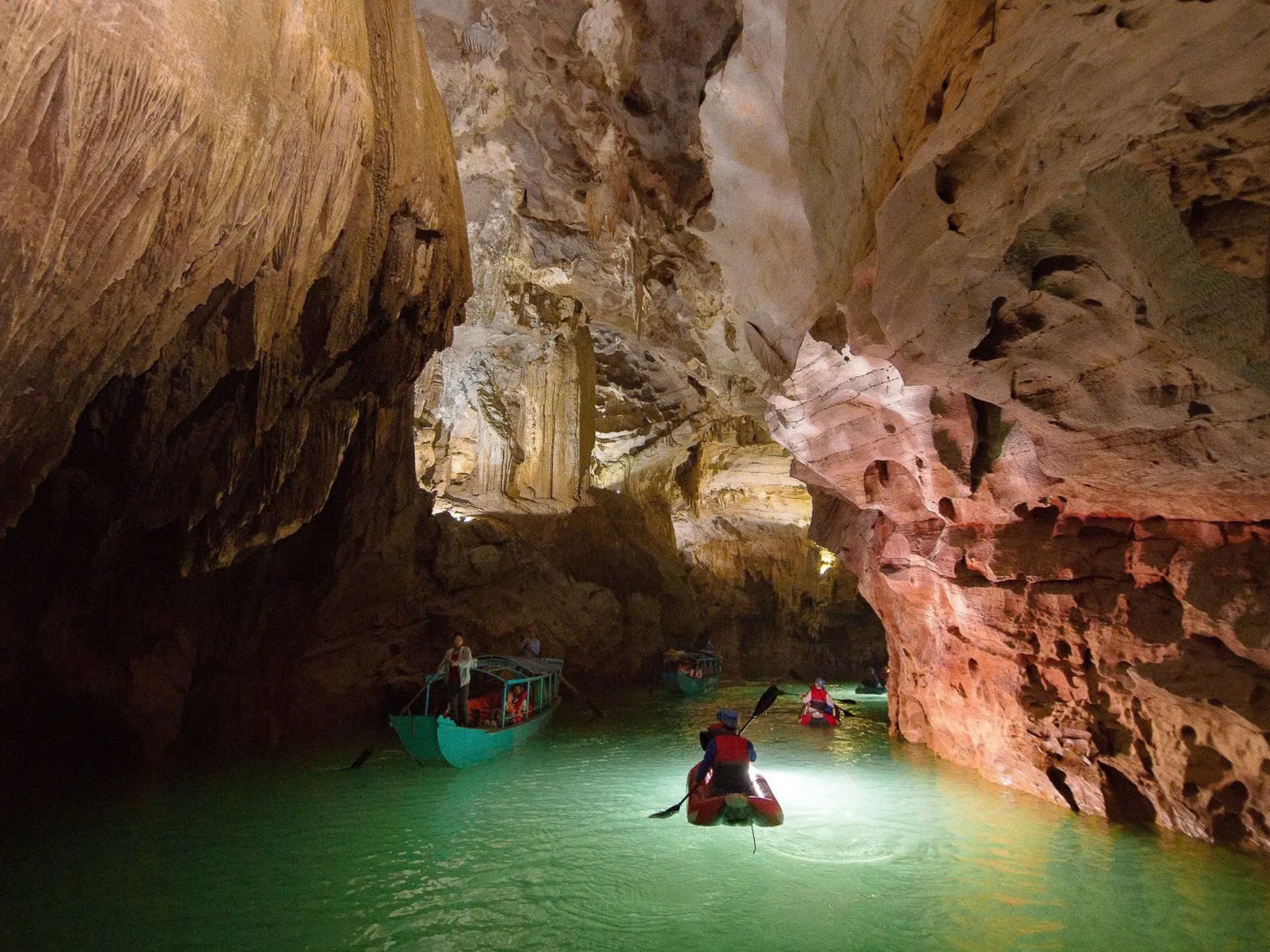 Quang Binh Day Tour: Discover Phong Nha Cave And Paradise Cave