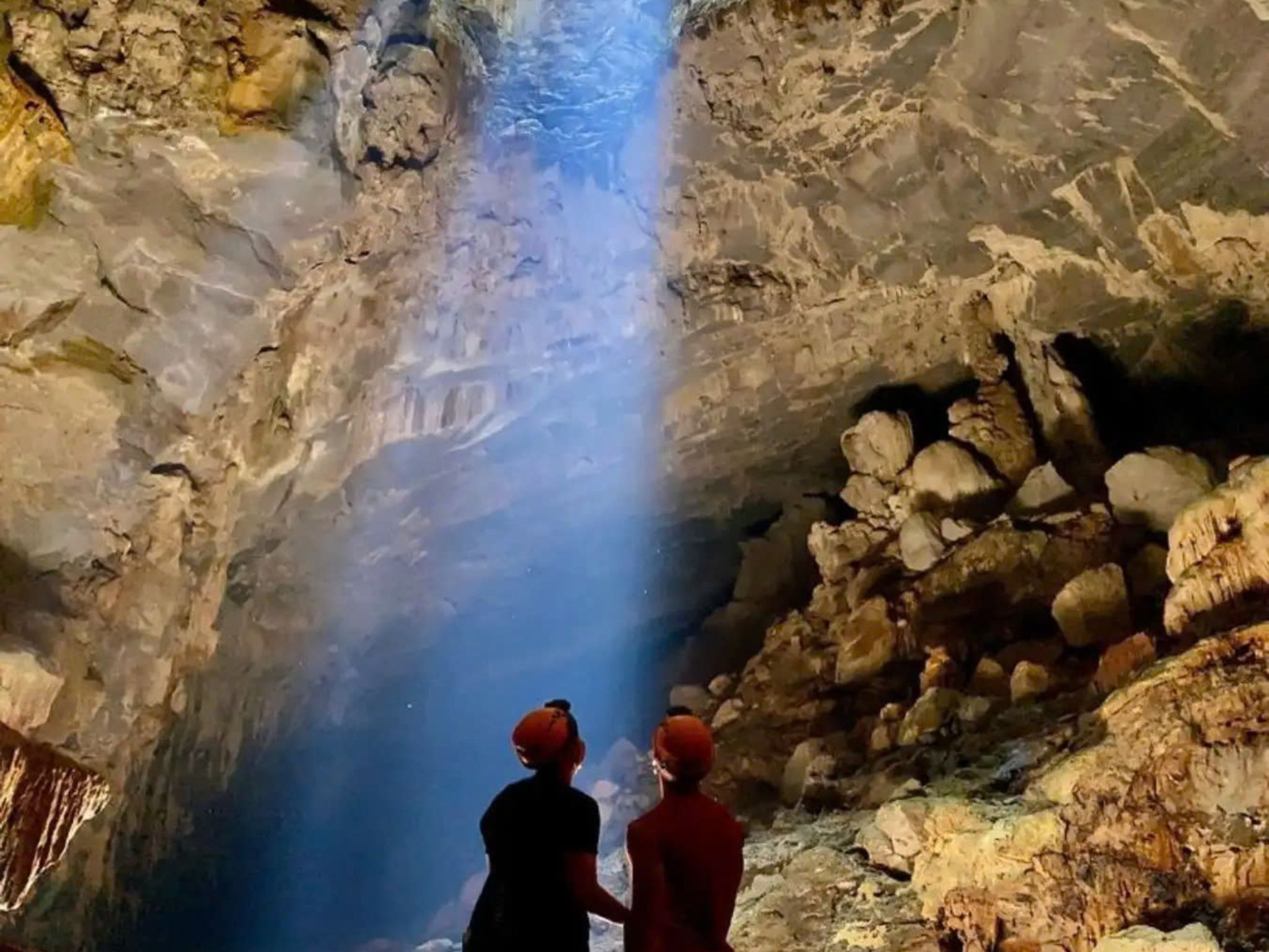 Quang Binh Day Tour: Discover Paradise Cave and Ozo Park