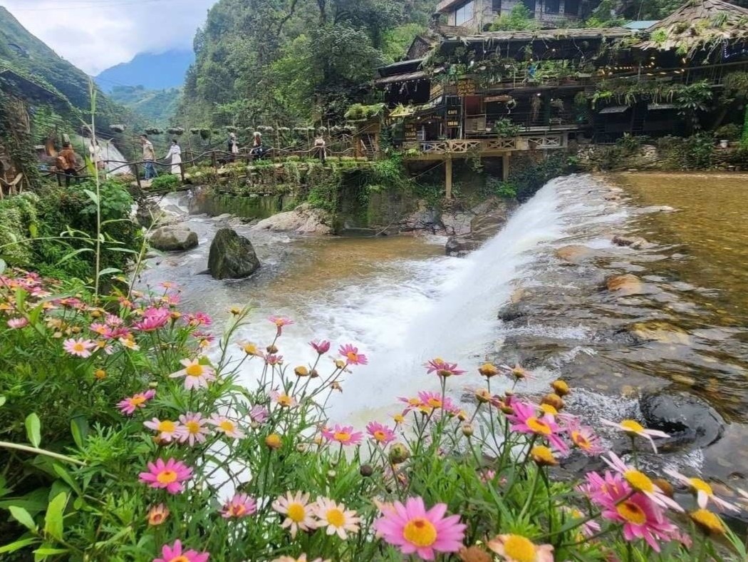 Sapa 2 Days 1 Night Tour: Hanoi - Sapa - Cat Cat Village - Fansipan