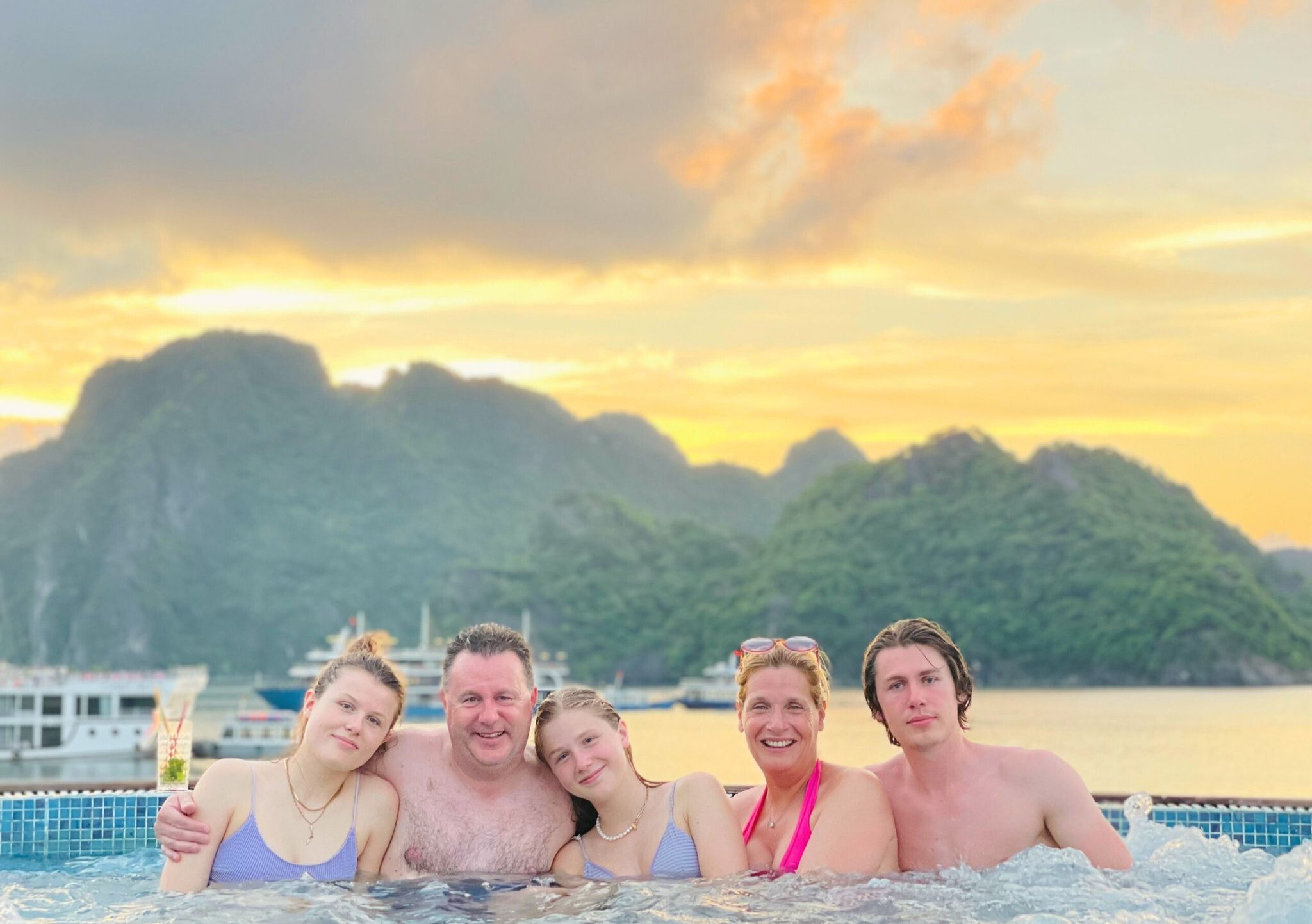 Dragon Bay Cruise | Ha Long Overnight Cruise 3 Days 2 Nights on Cruise