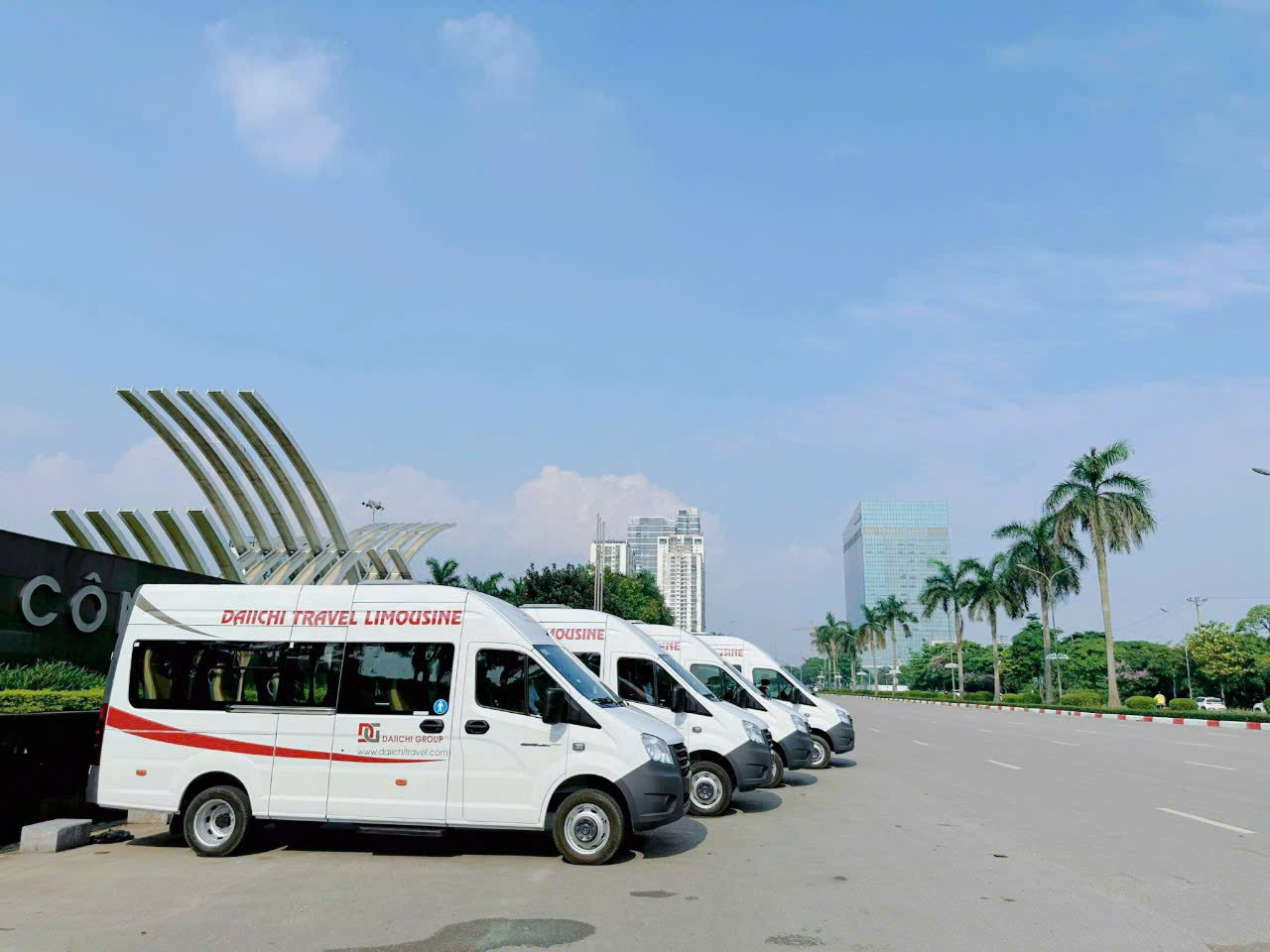 Limousine Hanoi to Ninh Binh | Limousine 15 seaters