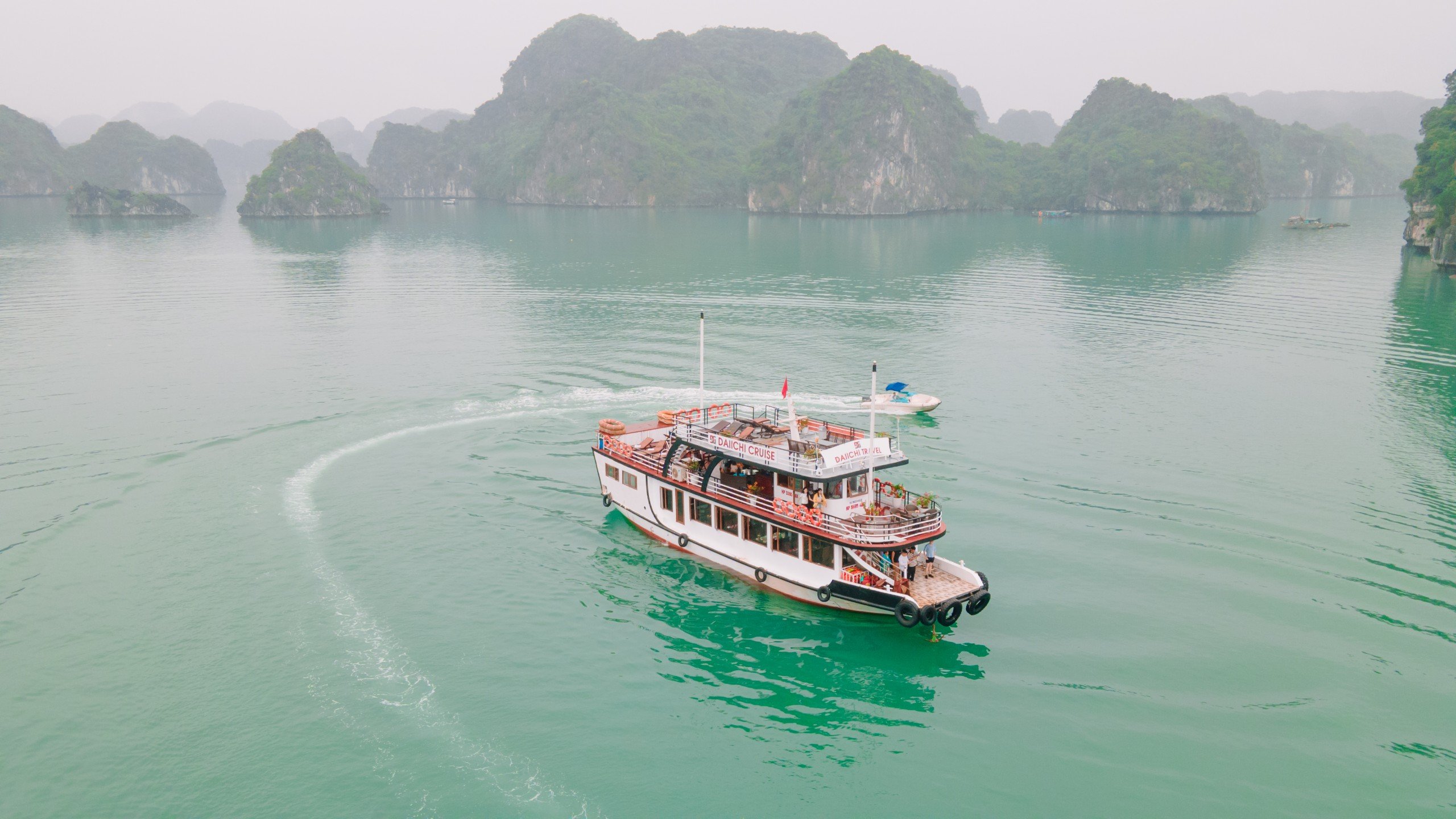 Combo Cat Ba 2D1N 03: Bus+Hotel+Tour Dinner and Sunset on Lan Ha Bay