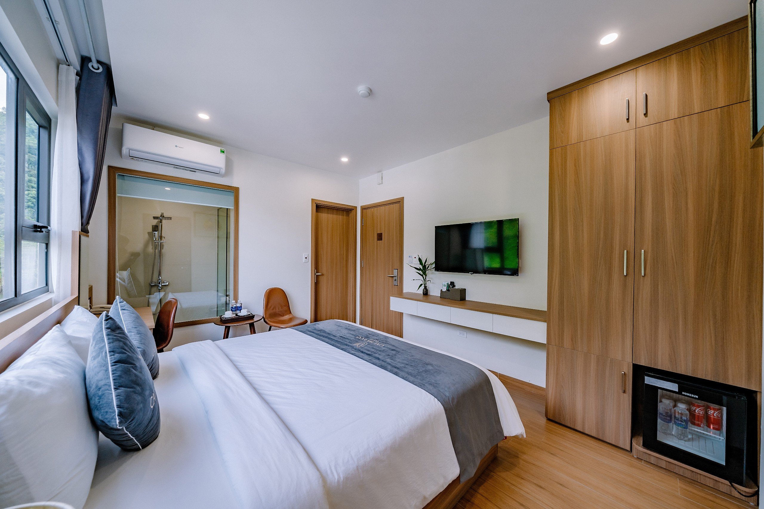 High Floor Interconnecting Rooms