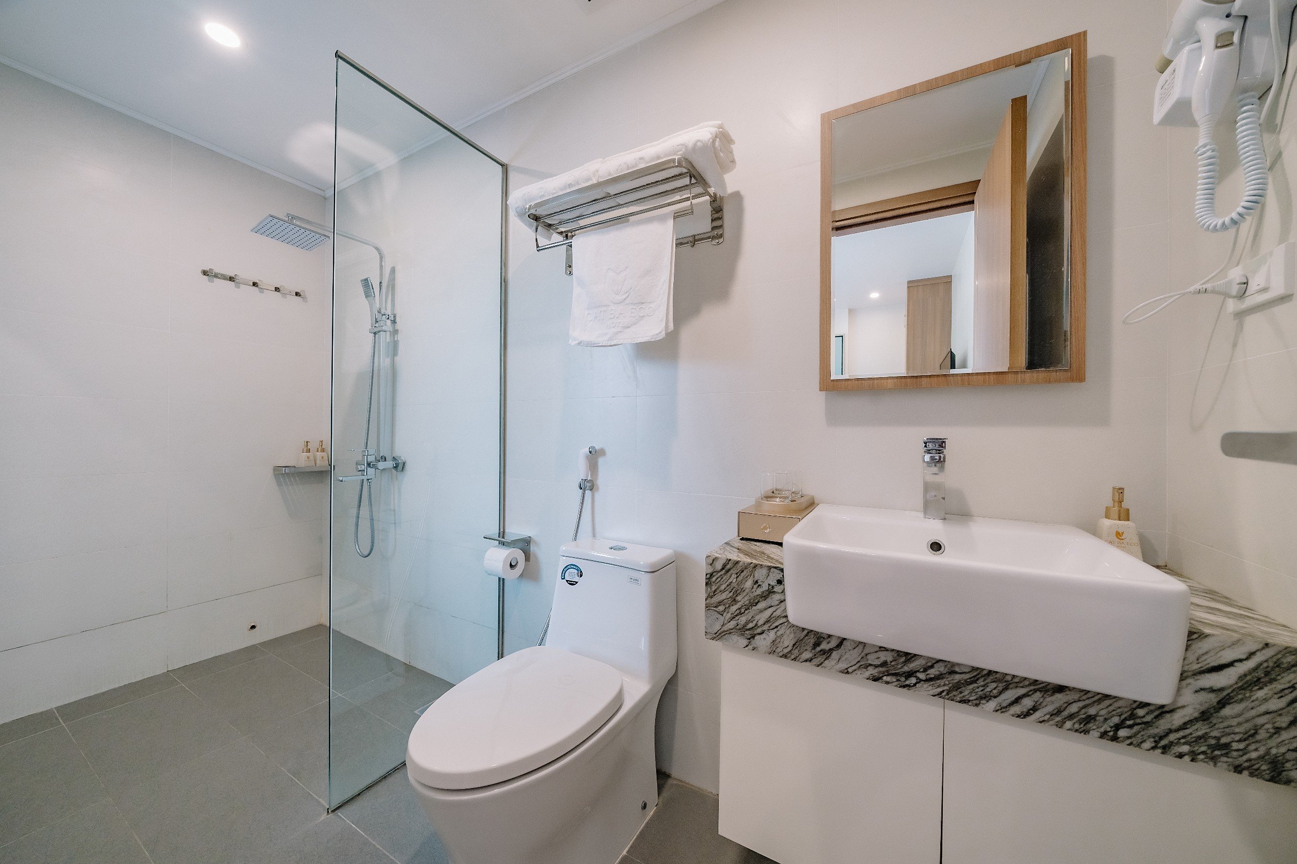 High Floor Interconnecting Rooms