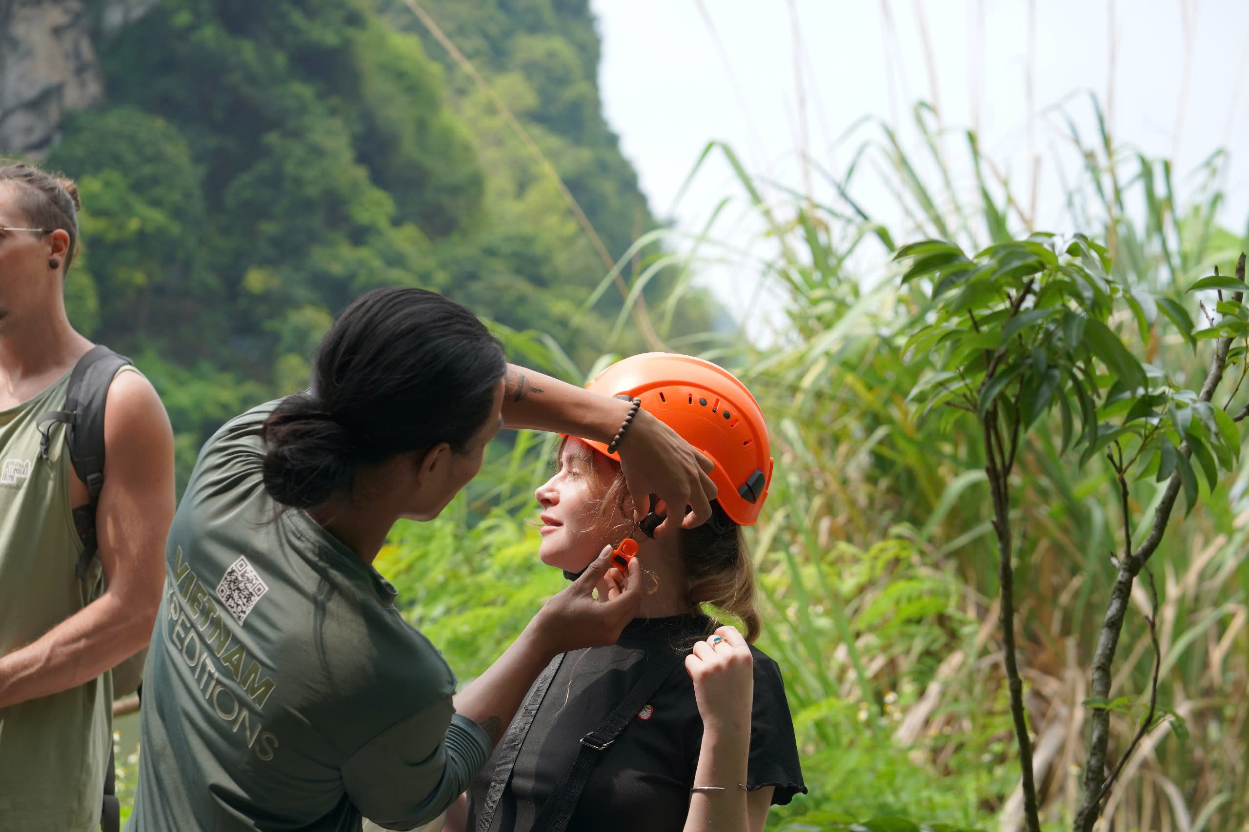 Half-Day Abseiling and Exploring Hang Vem Lake - Cat Ba