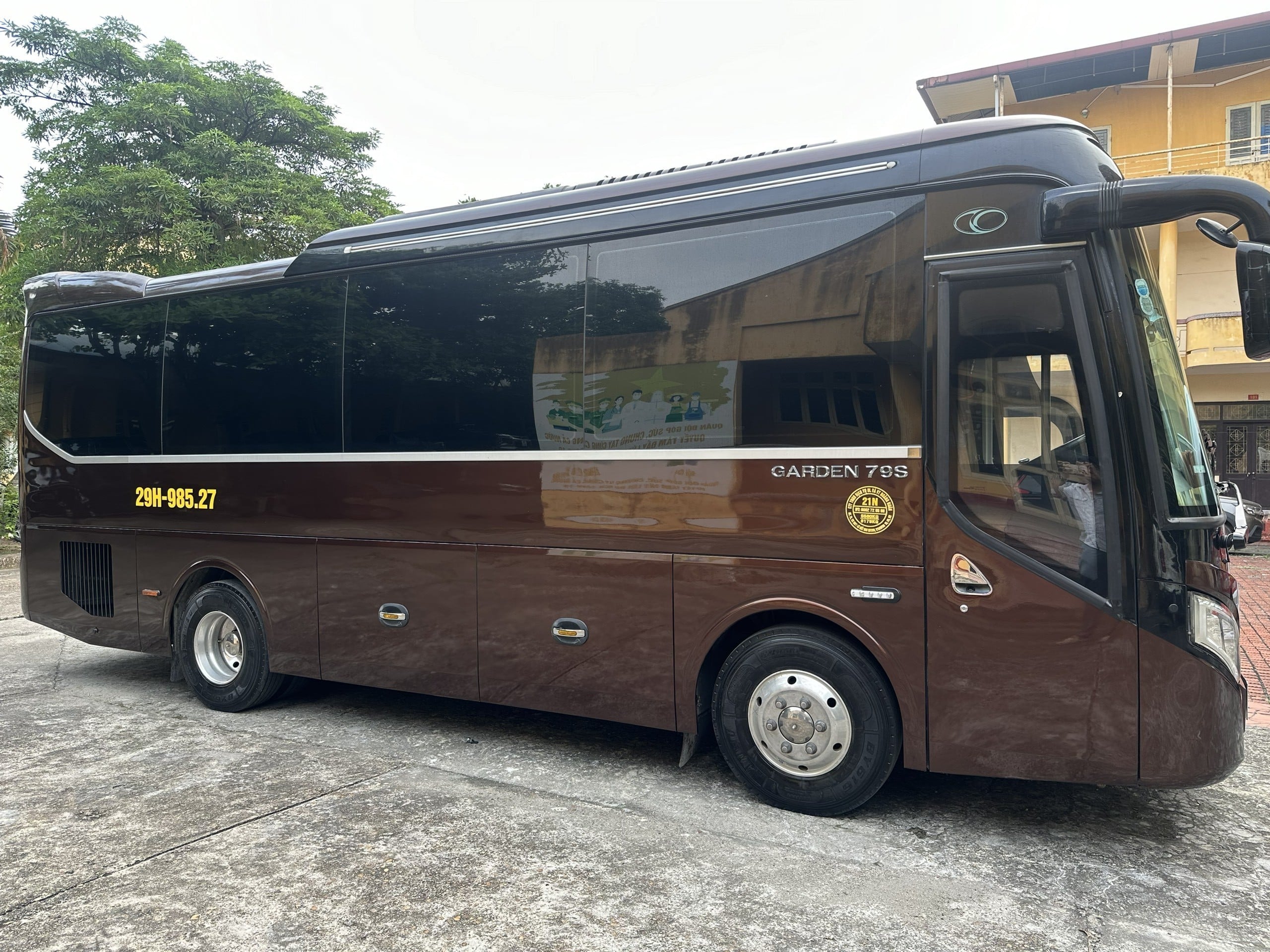 Bus Ha Long to Hanoi - Limousine 18 seats