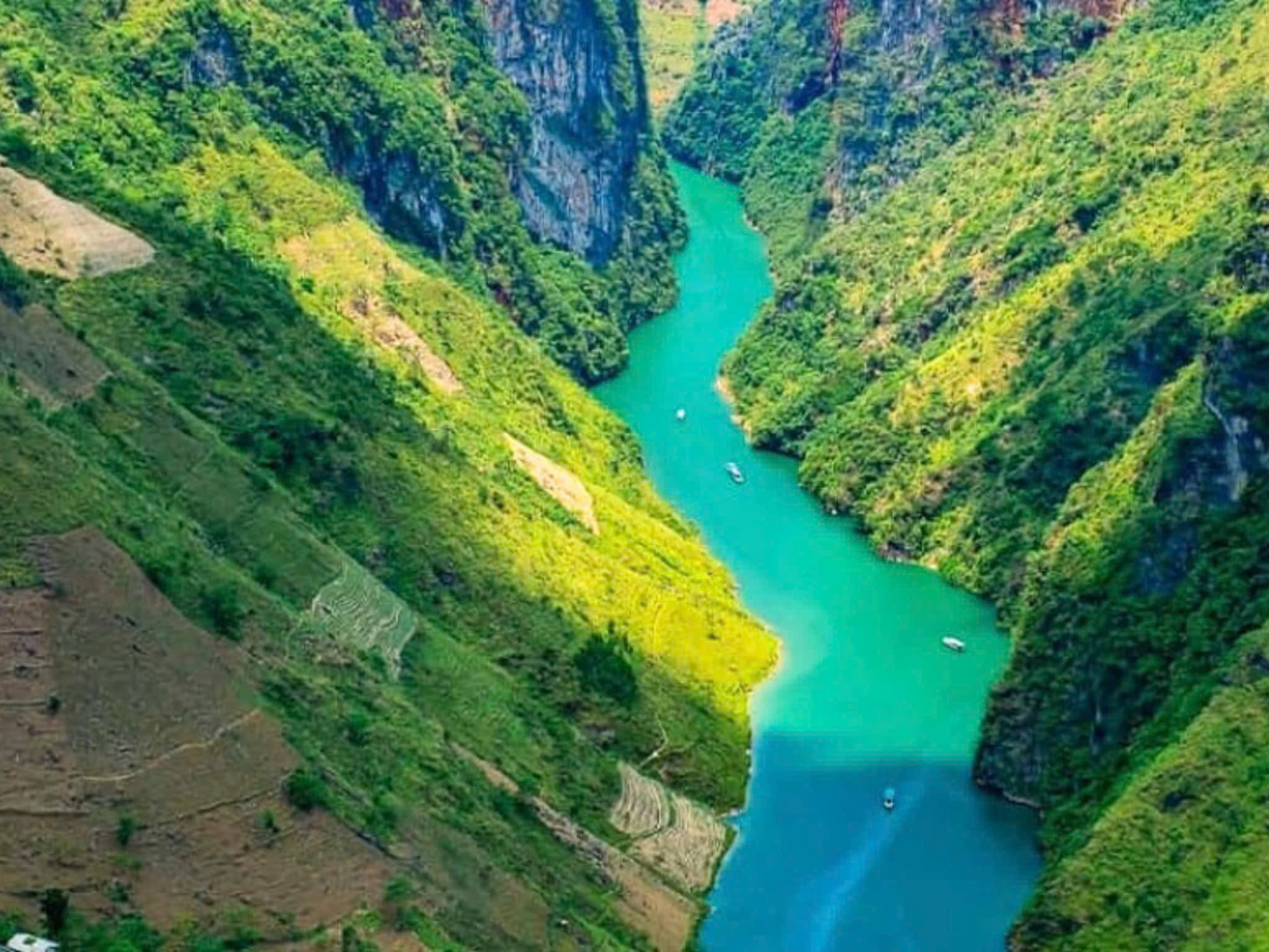 Ha Giang Daily Tour from Hanoi - 3D2N (Overnight at Dong Van & Du Gia)