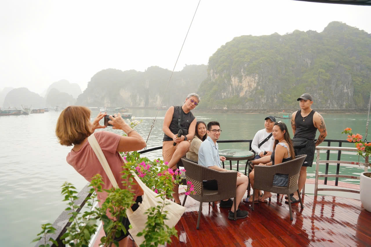Lan Ha Bay Day Tour VIP 2 | 4-star Daiichi Cruise