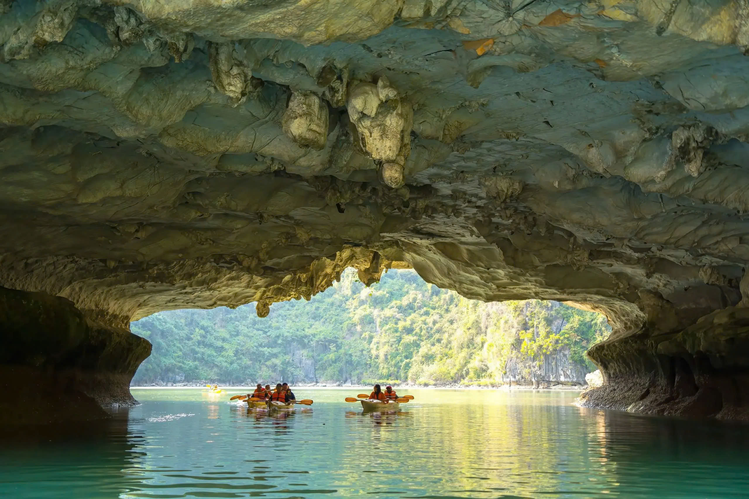 2 Days 1 Night Ha Long Bay - Lan Ha Bay Cruise Tour | La Casta Cruise 5 Star