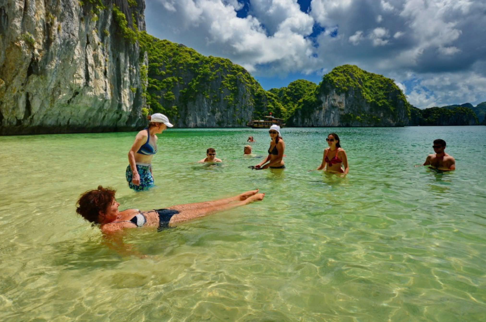 Rosy Cruise | Explore Ha Long Bay - Lan Ha Bay 3 days 2 nights with 5-star over night cruise