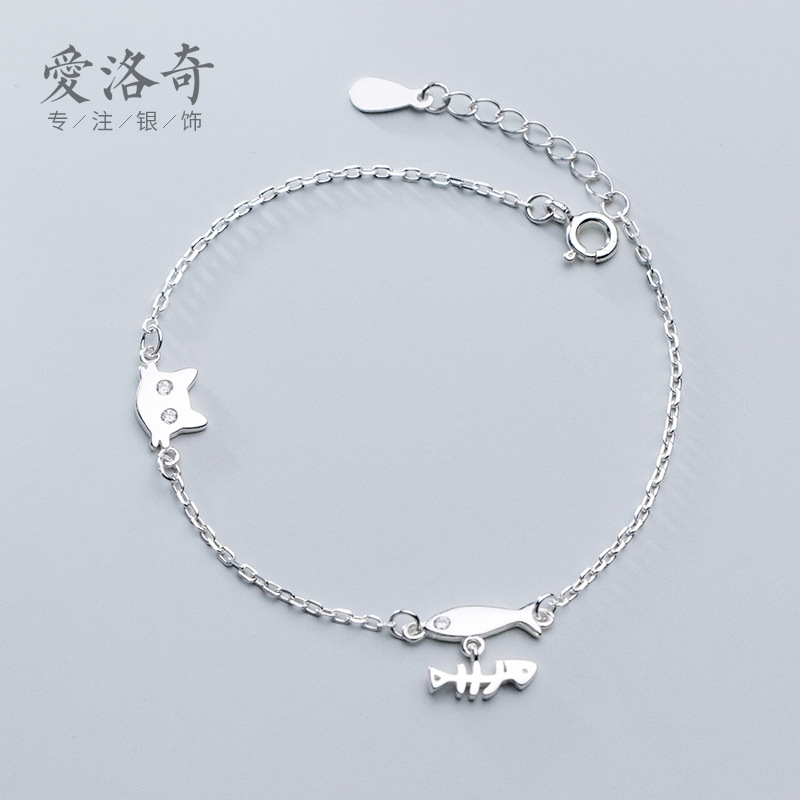 Vòng tay bạc 925 charm mèo và xương cá