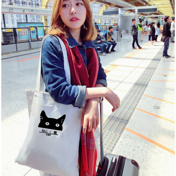 Túi tote hoạ tiết hình mèo con