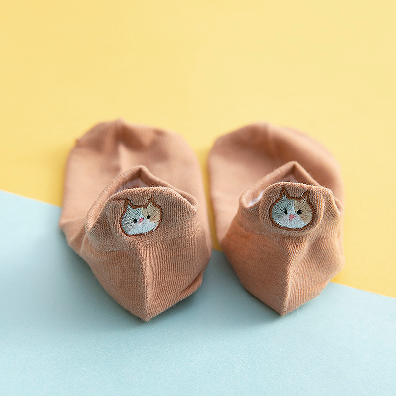 Tất cổ ngắn thêu hình mèo cam phía sau