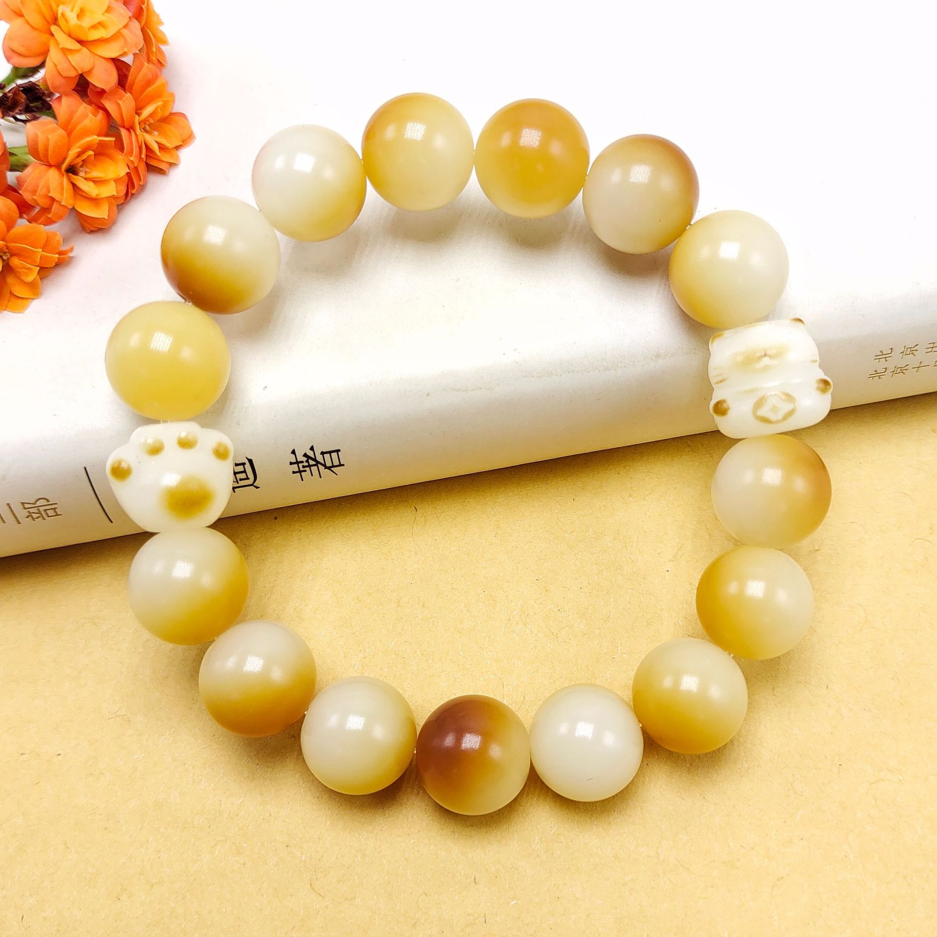 Vòng tay bồ đề gắn charm hình mèo và chân mèo