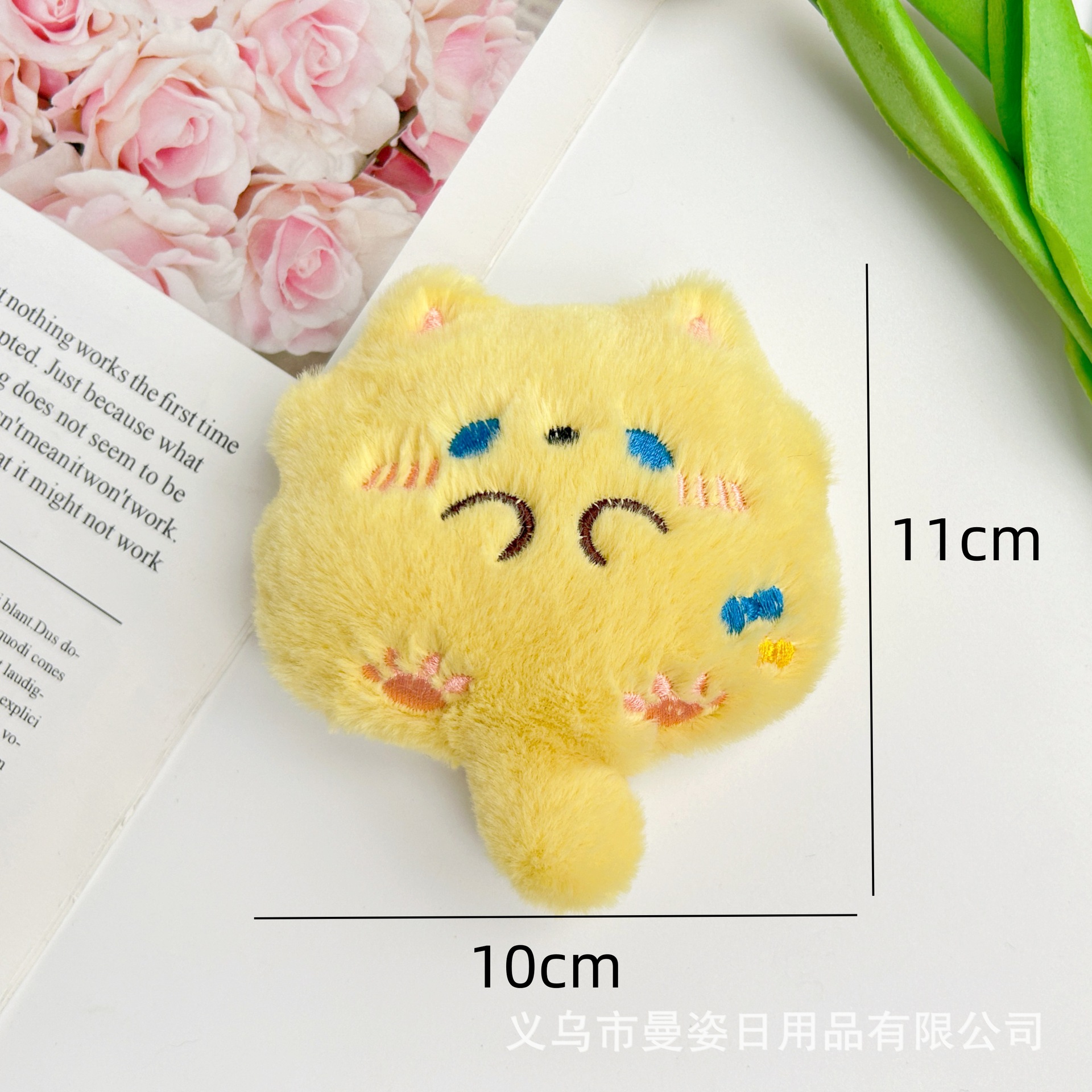 Pin cài hình mèo mập ú