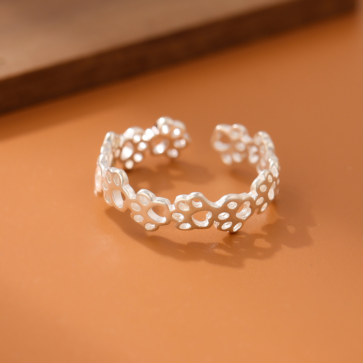 Nhẫn họa tiết nhiều chân mèo