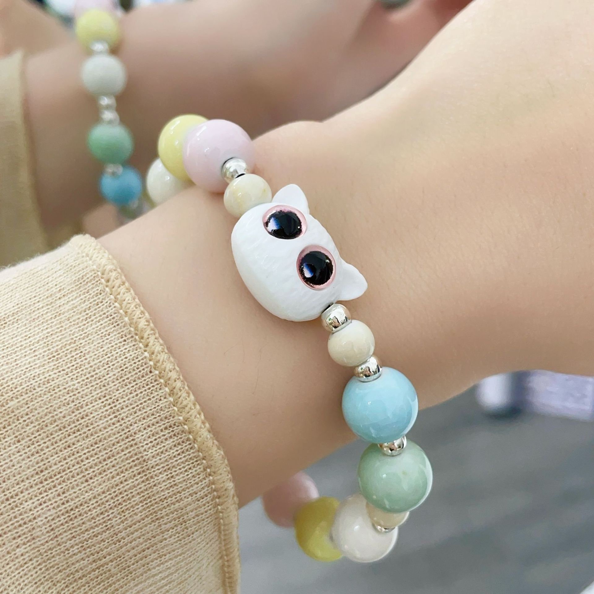 Vòng tay đá nhiều màu mặt mèo trắng
