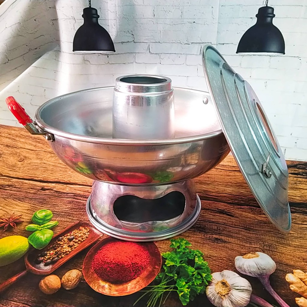 Nồi Lẩu Than Hoa: Hương Vị Đẳng Cấp và Sự Sang Trọng cho Bữa Tiệc Gia Đình