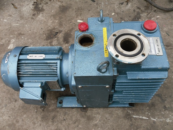 Máy Bơm Hút Chân Không Cũ: Giải Pháp Tiết Kiệm Cho Nhu Cầu Của Bạn