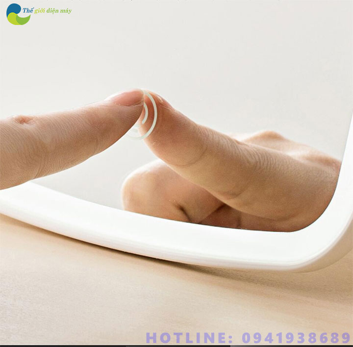 Tự tin và Thuận Tiện: Khám Phá Gương Trang Điểm Cầm Tay Tại Đà Nẵng