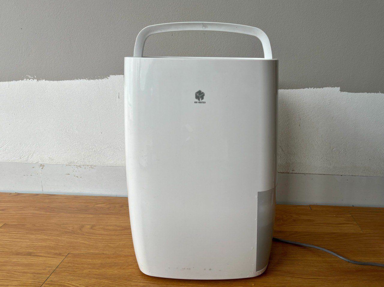 Review máy hút ẩm New Widetech 18L sau nửa năm sử dụng