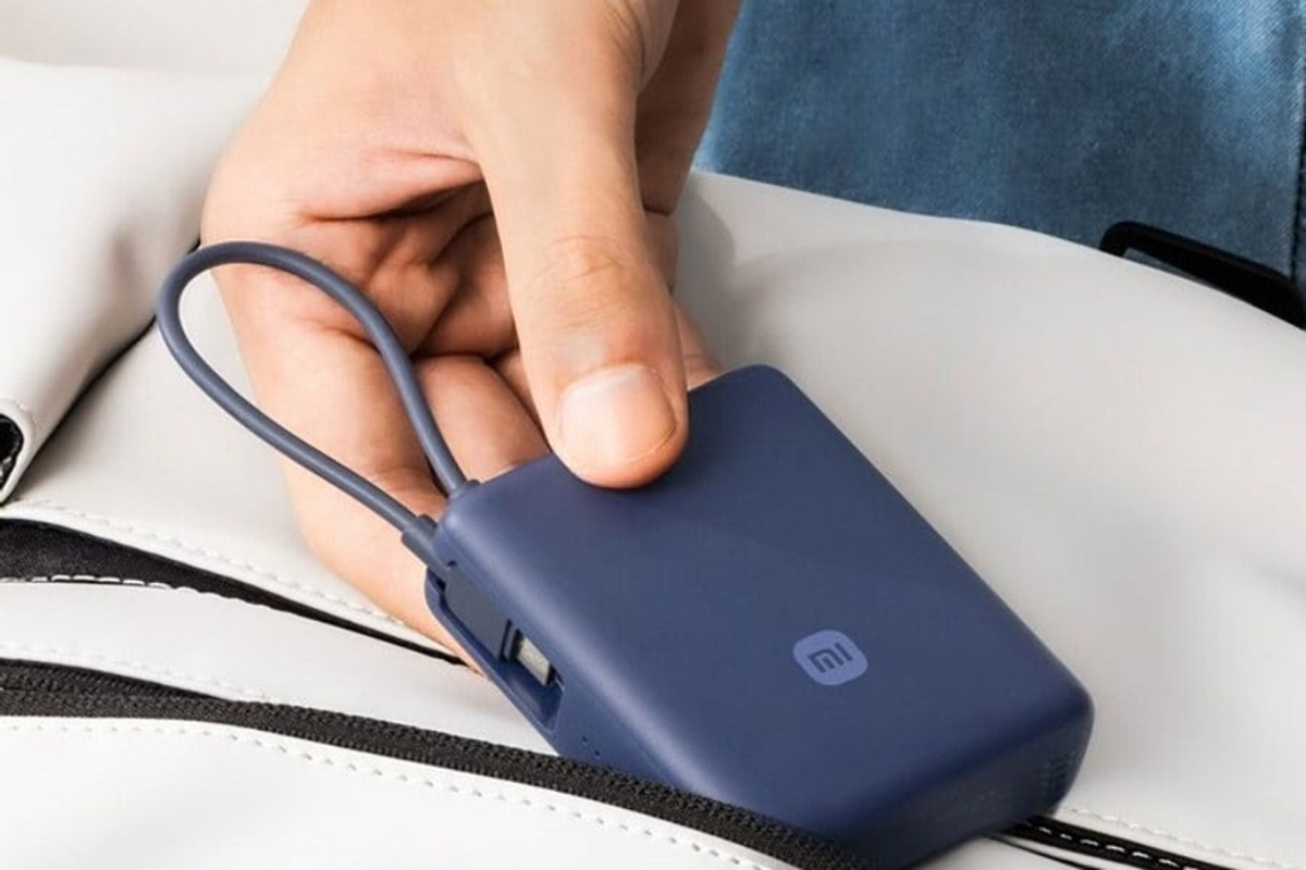 Xiaomi ra mắt pin dự phòng Powerbank 10000 33W có dây cáp tích hợp kiêm dây đeo, giá 520 ngàn đồng