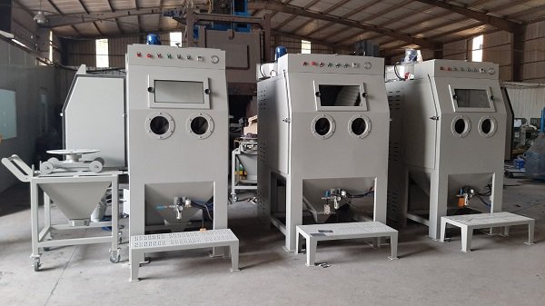 Máy Phun Cát Làm Sạch: Giải Pháp Hiệu Quả Cho Việc Loại Bỏ Rỉ Sét Và Bụi Bẩn