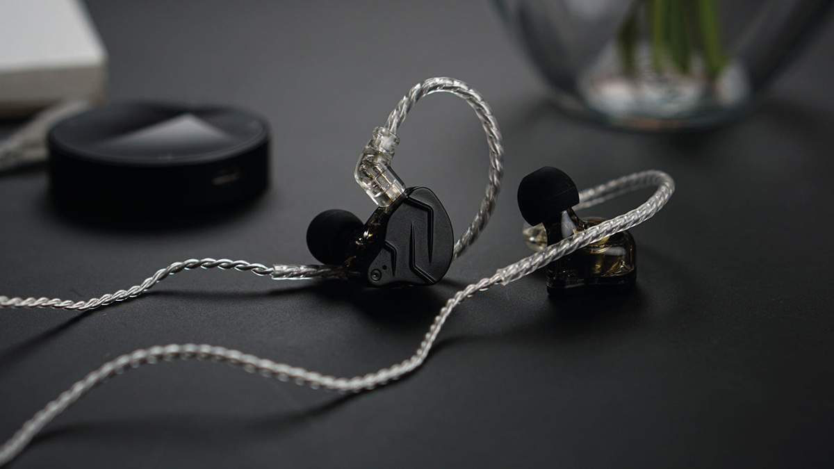 5 mẫu tai nghe có dây dưới 500K sở hữu chất lượng âm thanh hay hơn tai nghe tiền triệu