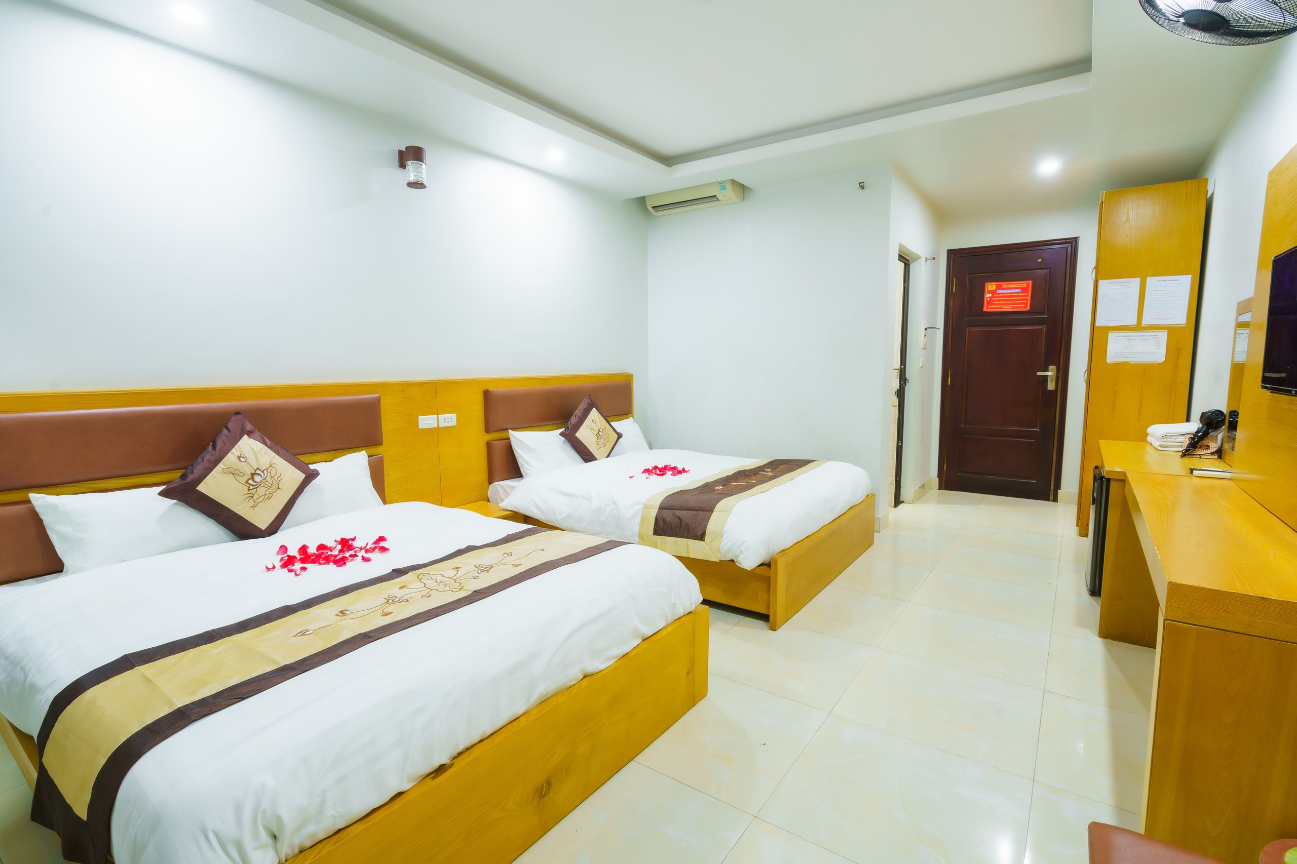 Phòng Deluxe twin view FLC và Biển