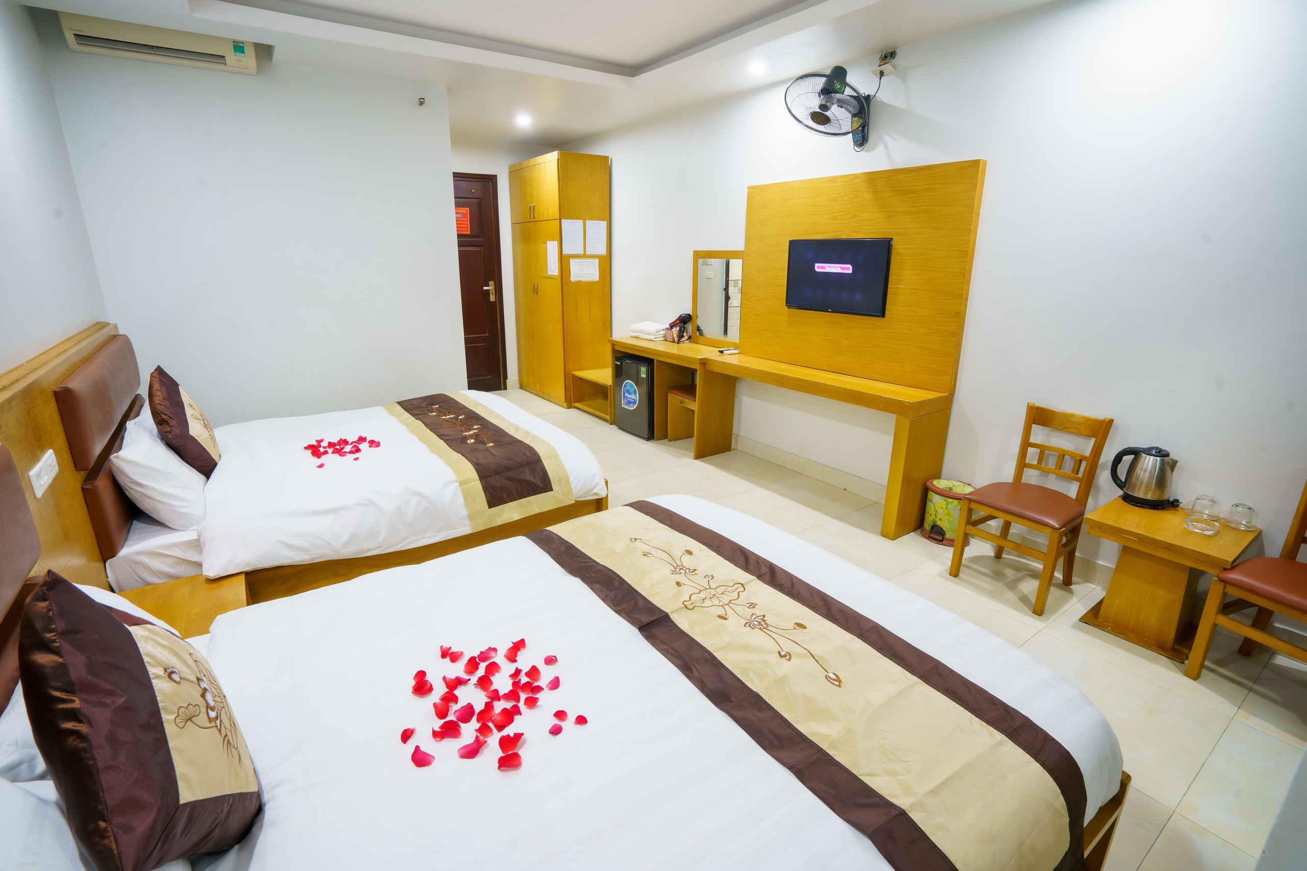 Phòng Deluxe twin view FLC và Biển