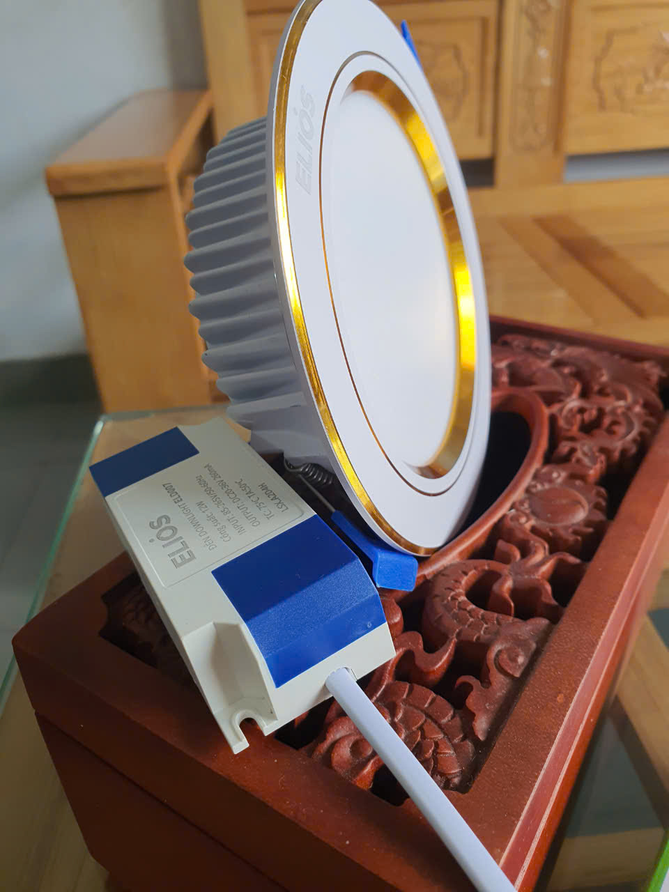 Đèn downlight siêu mỏng 12W-3CCT, SMD, điện áp: AC85-265V 50/60HZ, khung nhôm, viền vàng + trắng, bảo hành 2 năm
