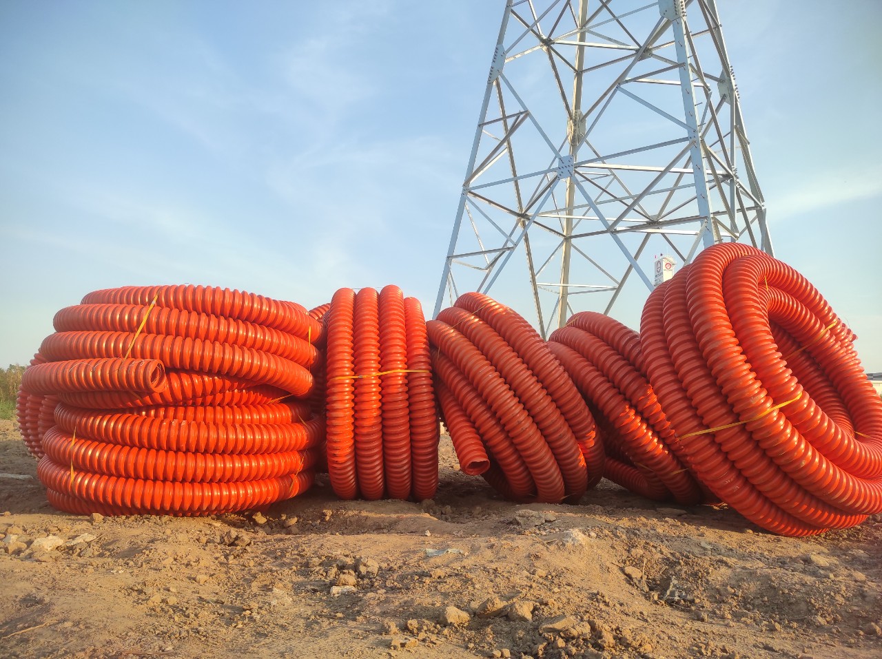 ỐNG NHỰA XOẮN HDPE 130/100 – GIẢI PHÁP HẠ NGẦM AN TOÀN VÀ HIỆU QUẢ CHO HỆ THỐNG ĐIỆN TRUNG THẾ VÀ VIỄN THÔNG