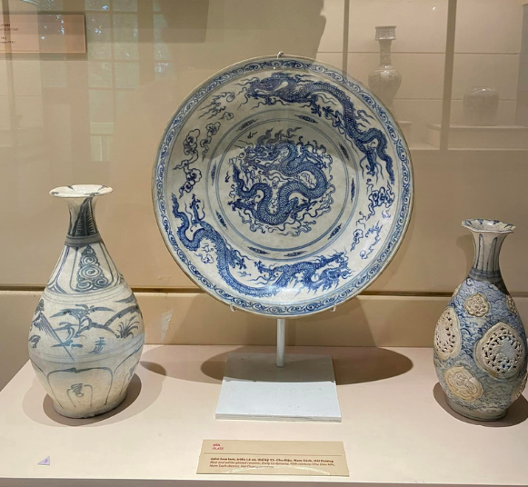 Bí ẩn một dòng gốm thất truyền dưới đáy đại dương