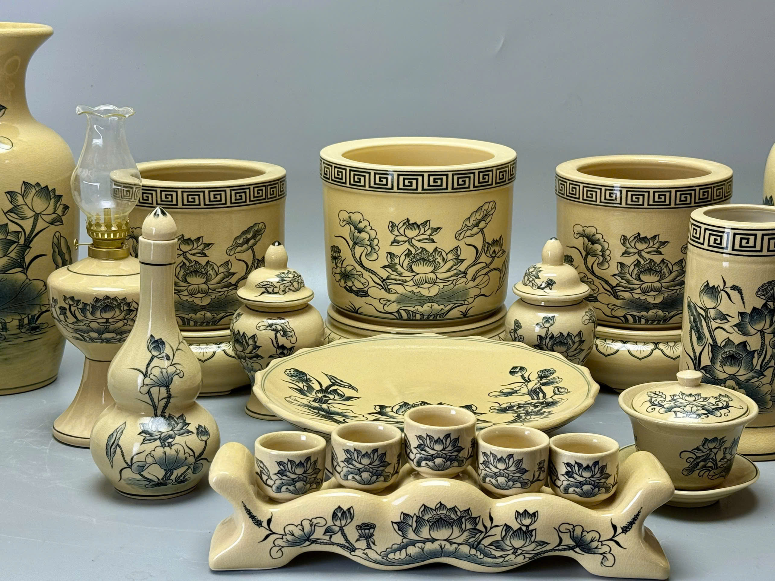 Bộ đồ thờ họa tiết sen truyền thống 1,57m  gốm chu đậu