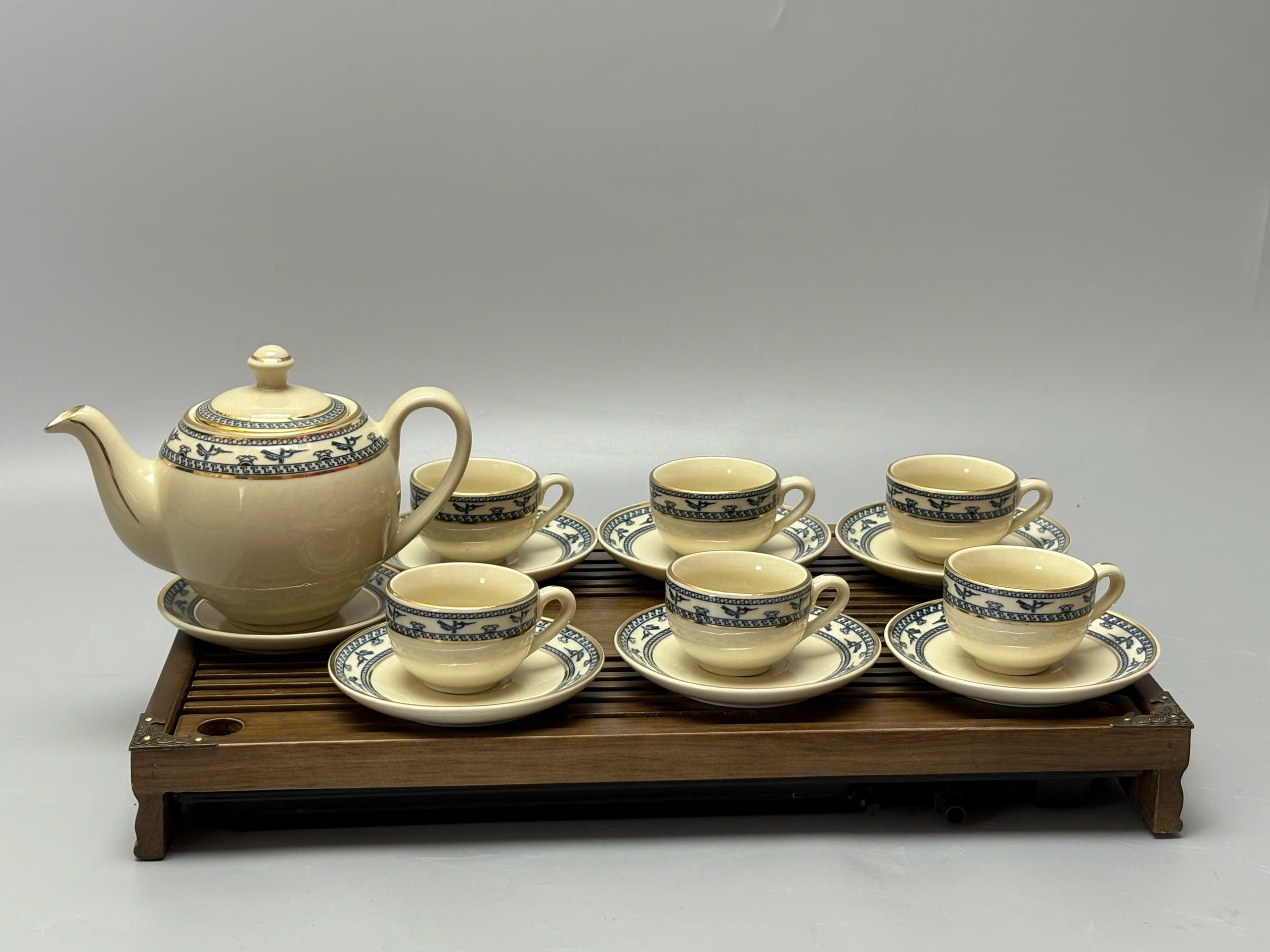 Bộ ấm chén chim lạc vẽ vàng 2025 gốm Chu Đậu