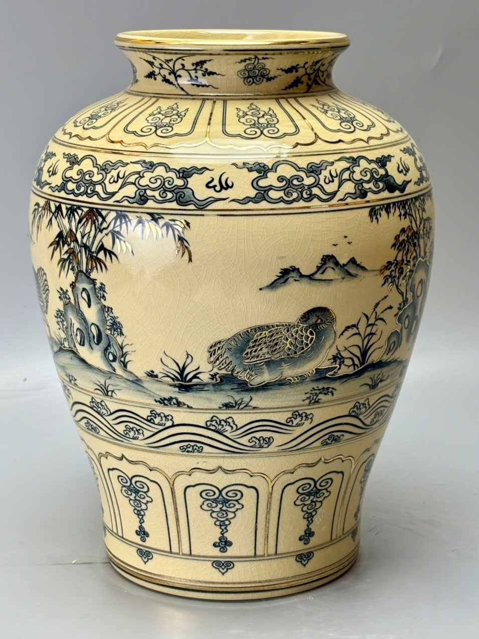 Bình thiên nga cao 33cm gốm Chu Đậu kẻ vàng 24k