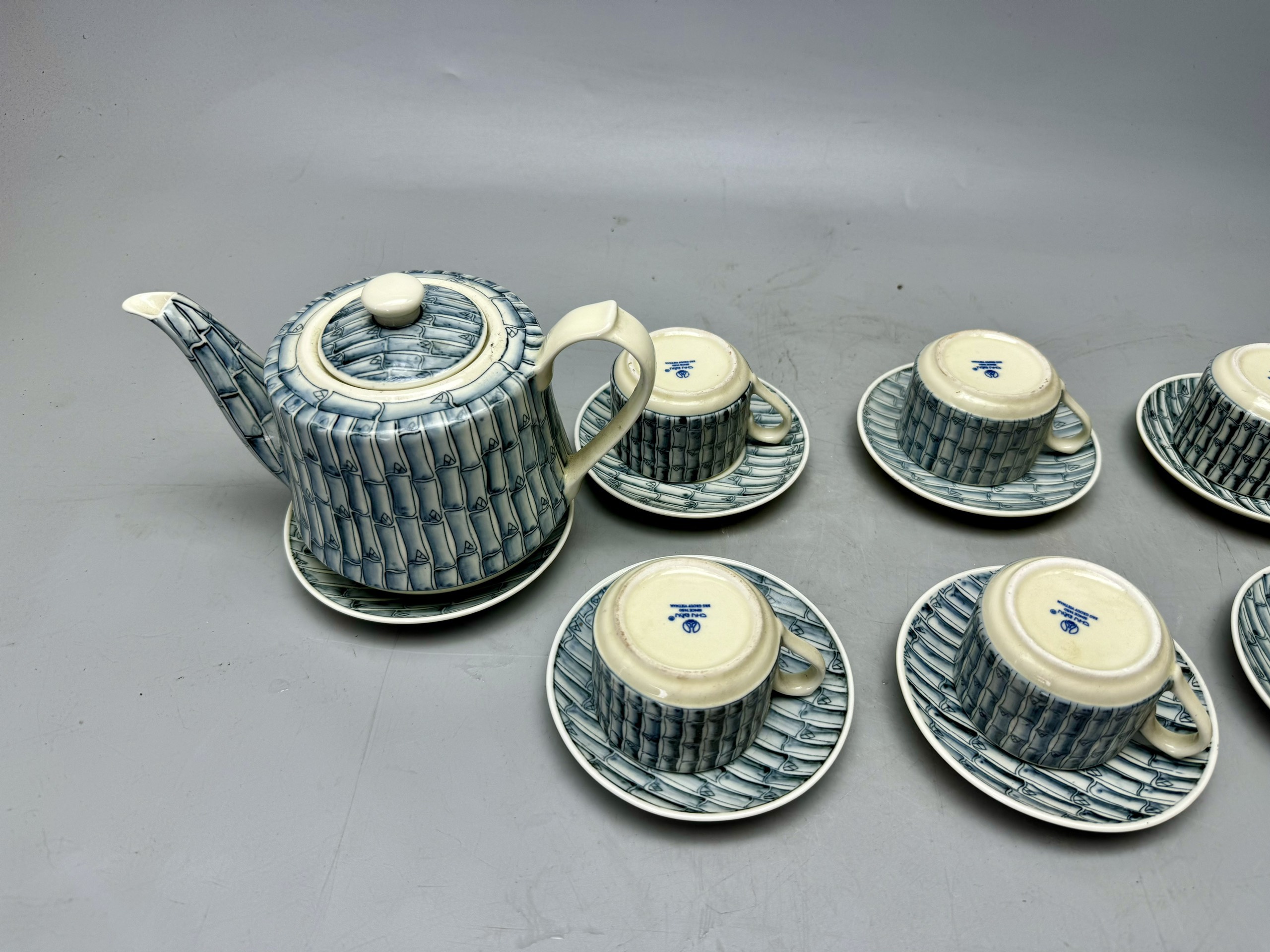 Bộ ấm chén họa tiết cành trúc gốm chu đậu truyền thống