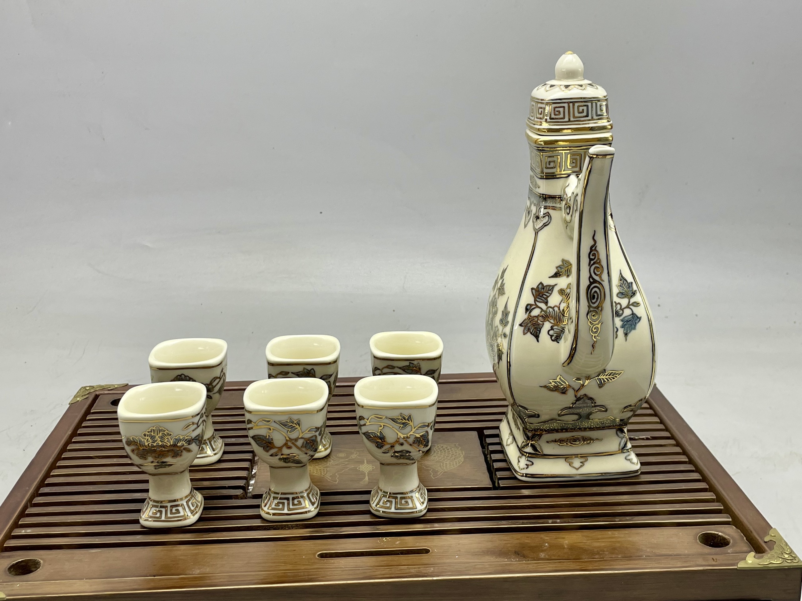 Bộ ấm rót rượu vẽ vàng 24k  gốm Chu Đậu