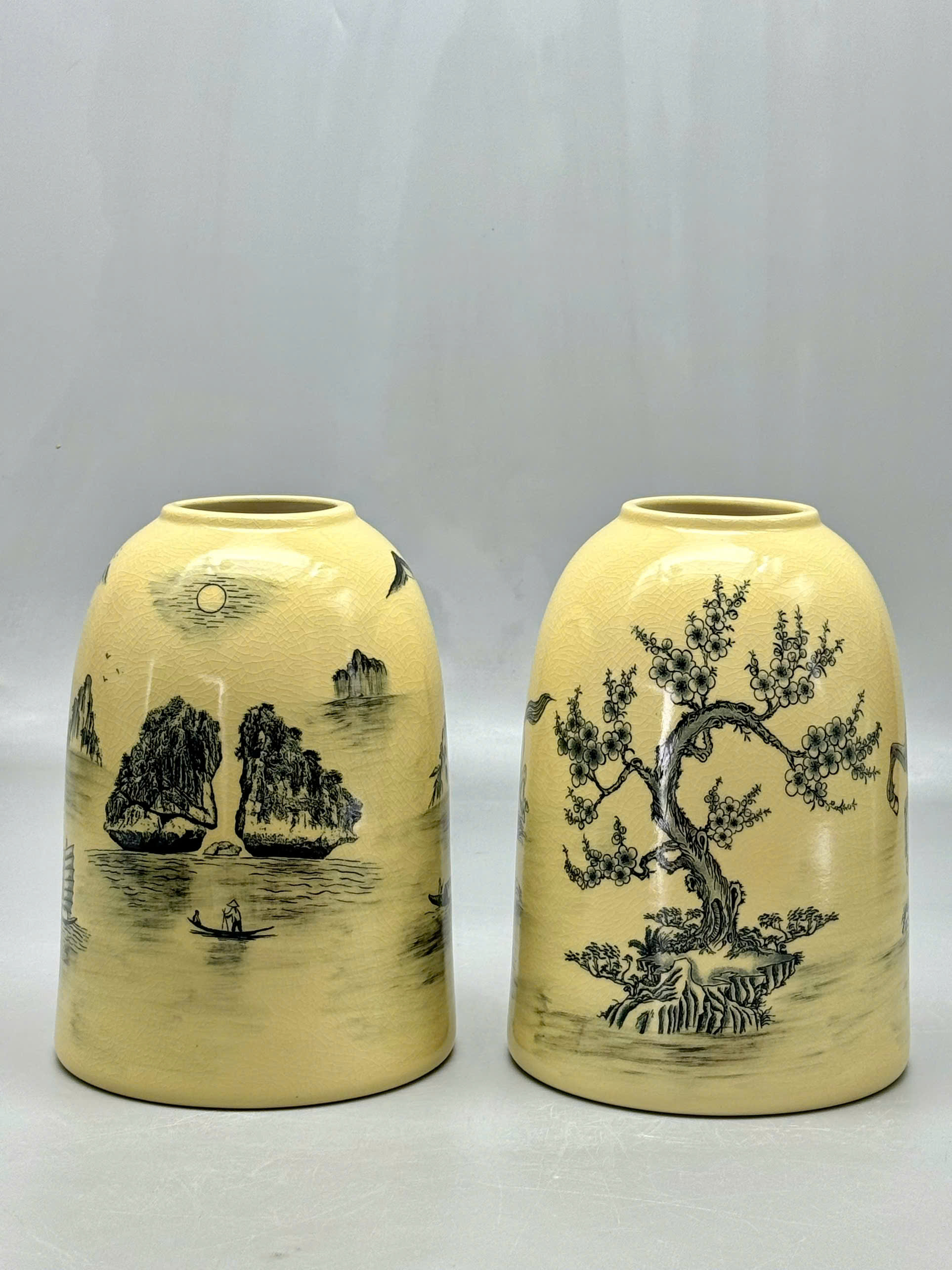 Cặp Chuông Họa Tiết Thuận Buồm Xuôi Gió, Mã Đáo Thành Công Cao 21cm Gốm Chu Đậu Truyền Thống