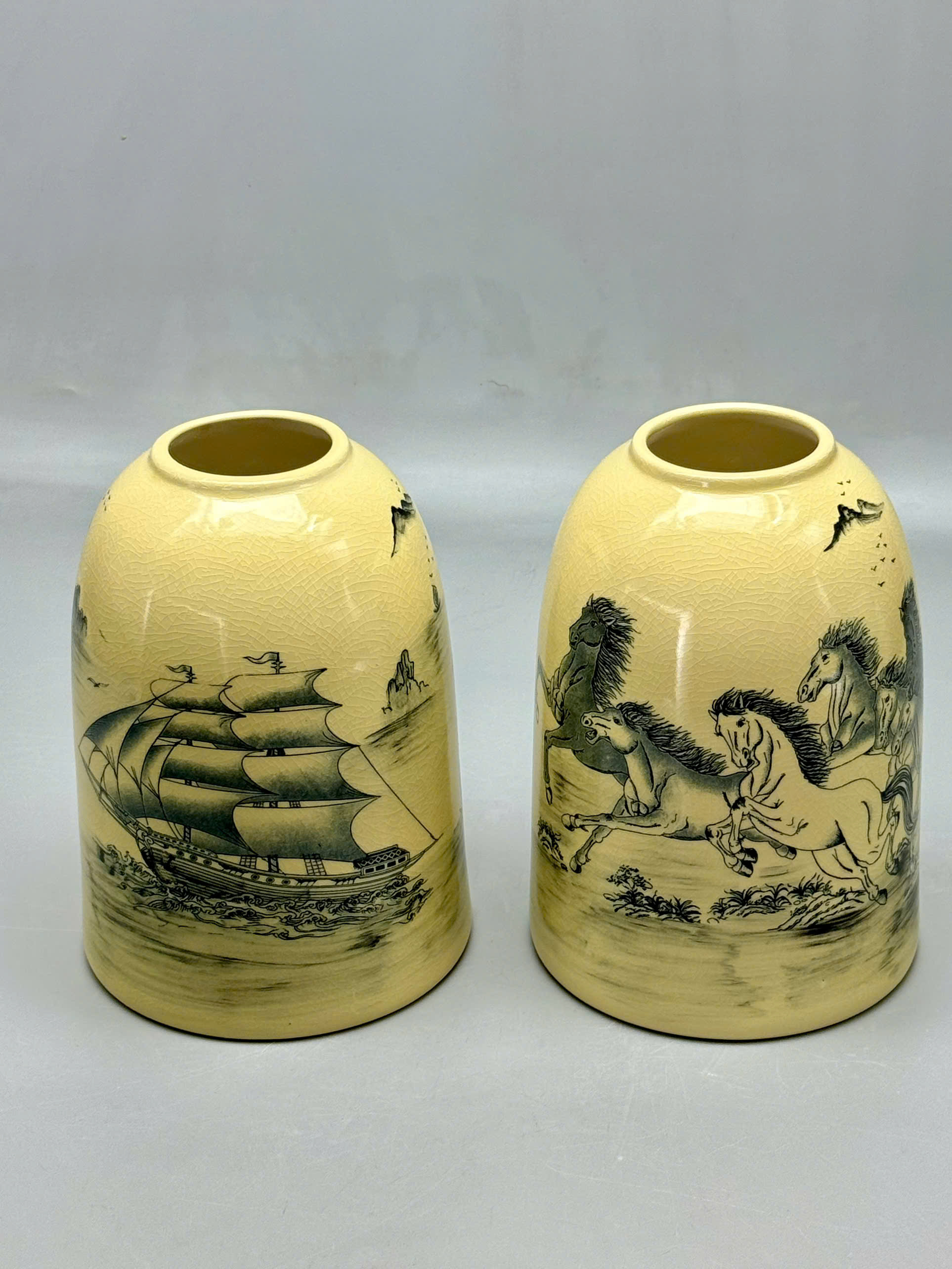 Cặp Chuông Họa Tiết Thuận Buồm Xuôi Gió, Mã Đáo Thành Công Cao 21cm Gốm Chu Đậu Truyền Thống