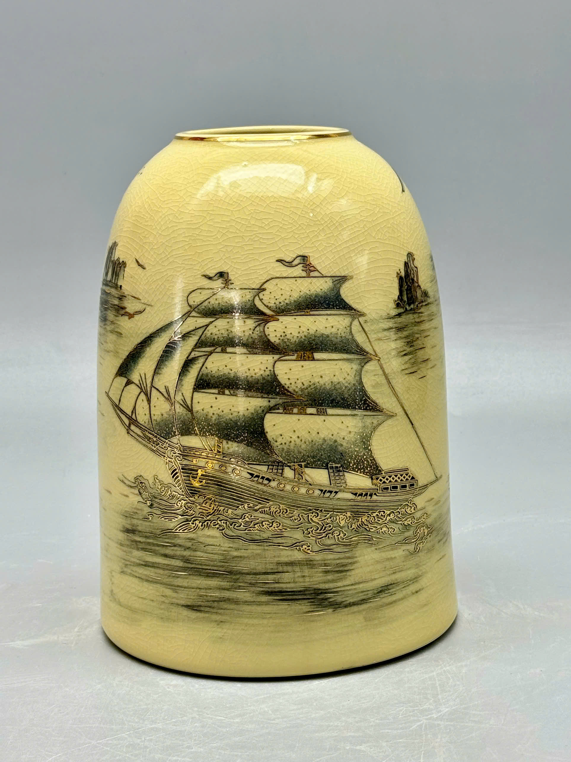 Chuông Họa Tiết Thuận Buồm Xuôi Gió Cao 21cm Gốm Chu Đậu vẽ vàng