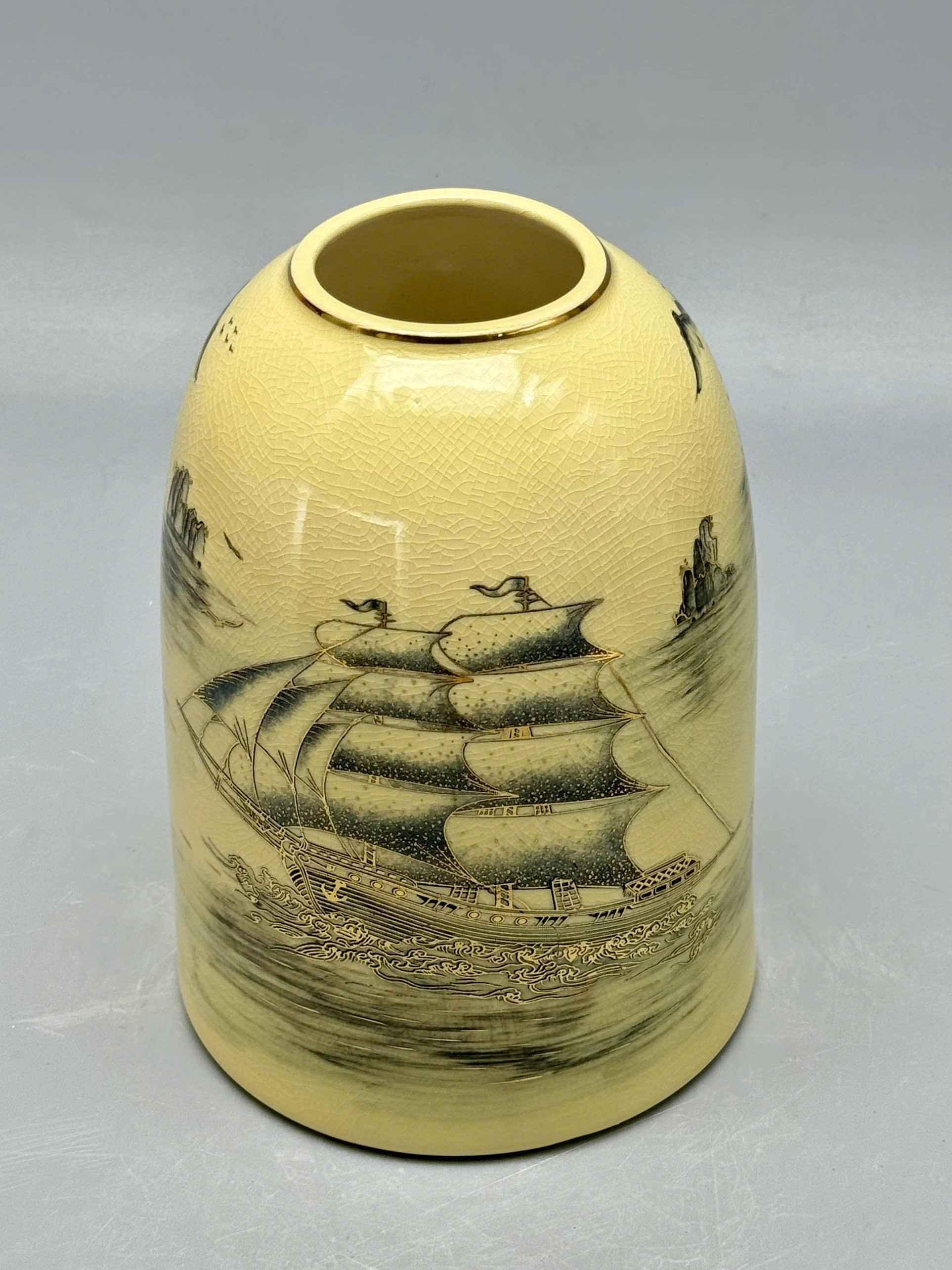 Chuông Họa Tiết Thuận Buồm Xuôi Gió Cao 21cm Gốm Chu Đậu vẽ vàng