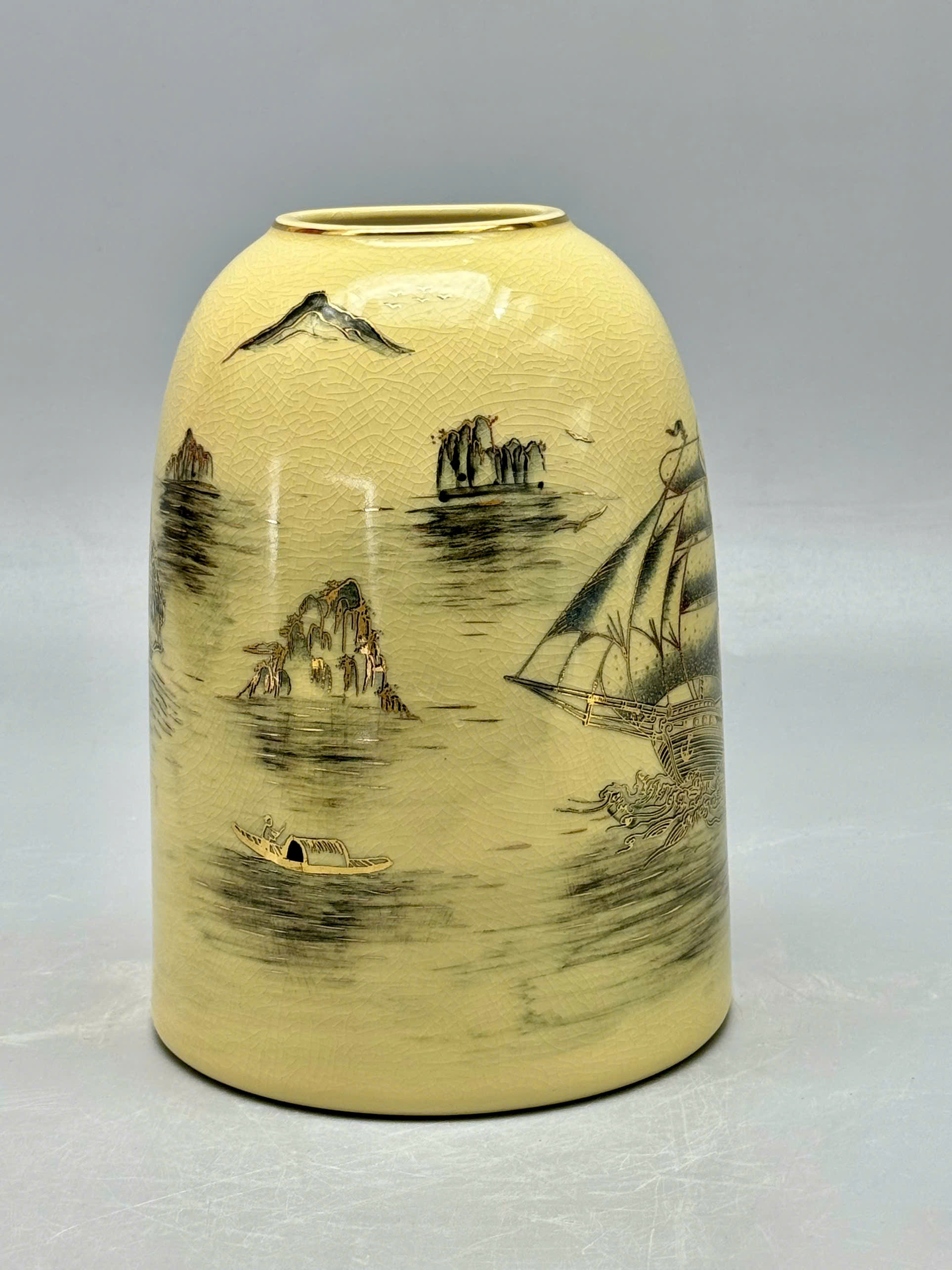 Chuông Họa Tiết Thuận Buồm Xuôi Gió Cao 21cm Gốm Chu Đậu vẽ vàng