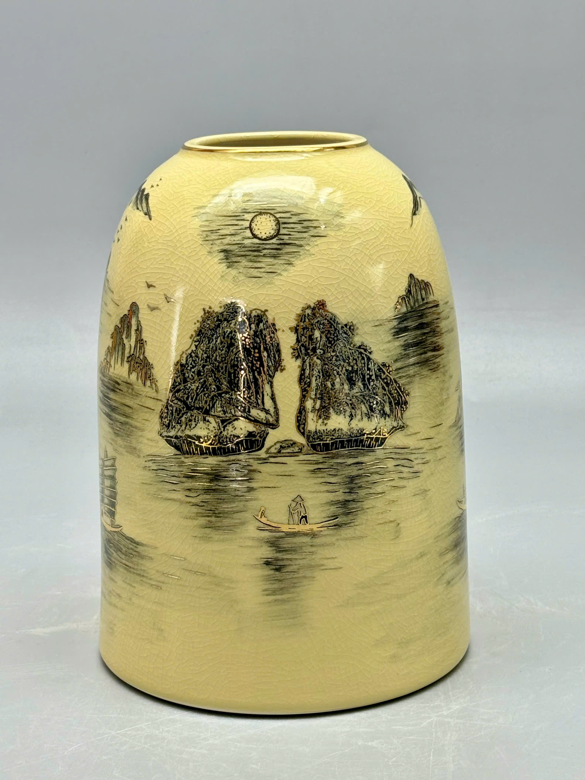 Chuông Họa Tiết Thuận Buồm Xuôi Gió Cao 21cm Gốm Chu Đậu vẽ vàng