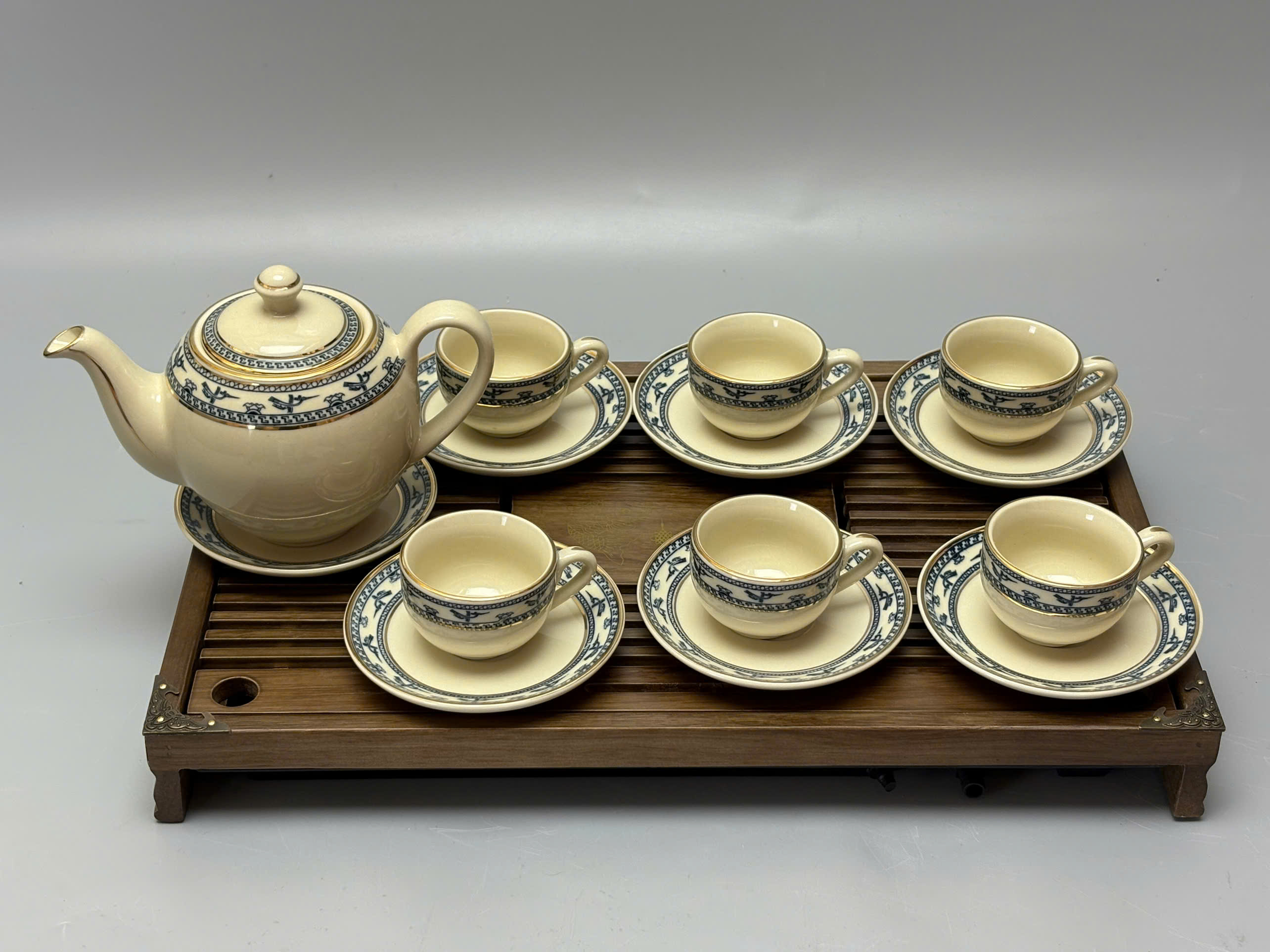 Bộ ấm chén chim lạc vẽ vàng 2025 gốm Chu Đậu