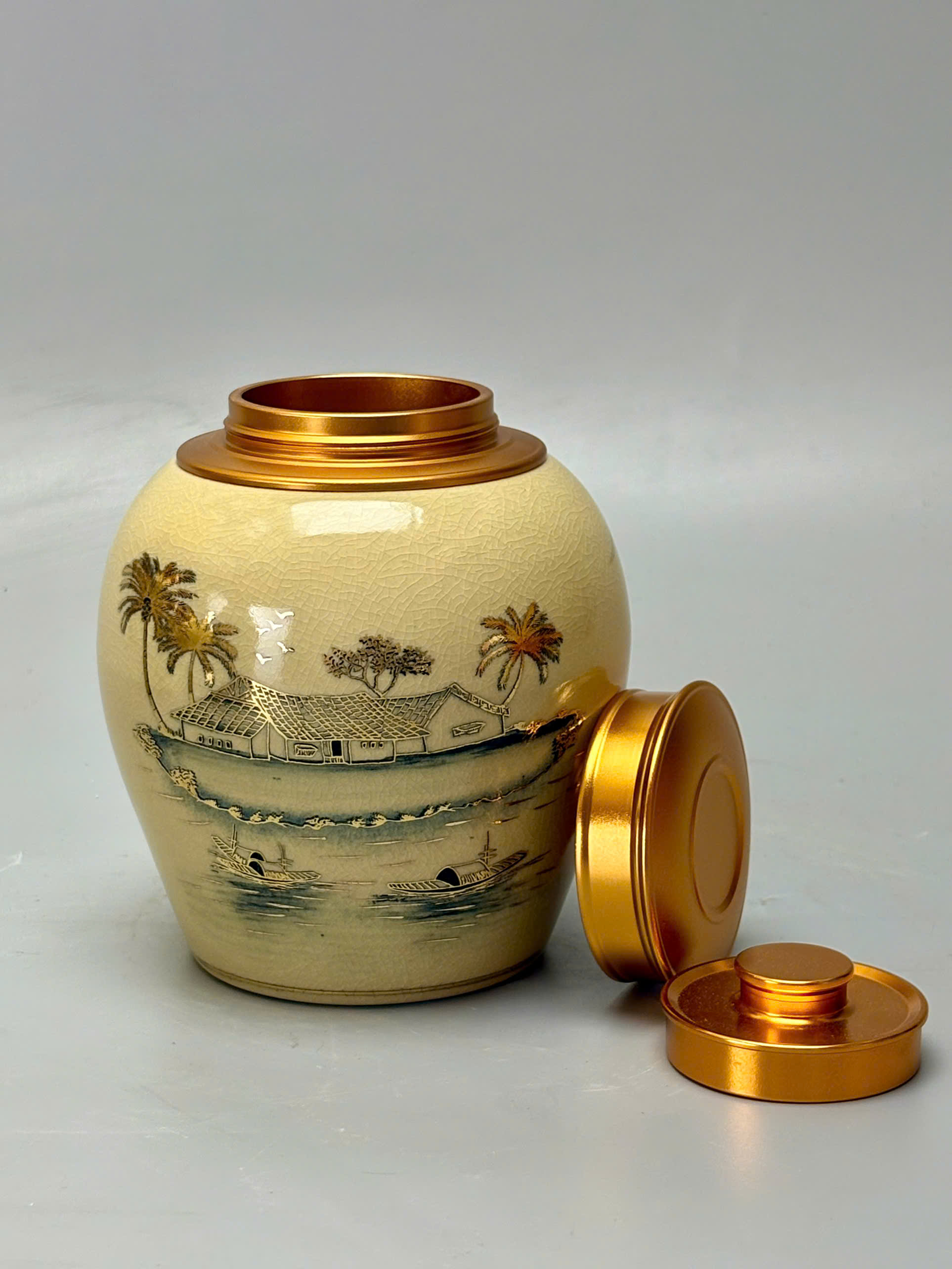 Hộp Đựng Trà Hoạ Tiết Làng Quê Cao 13cm Gốm Chu Đậu Vẽ Vàng