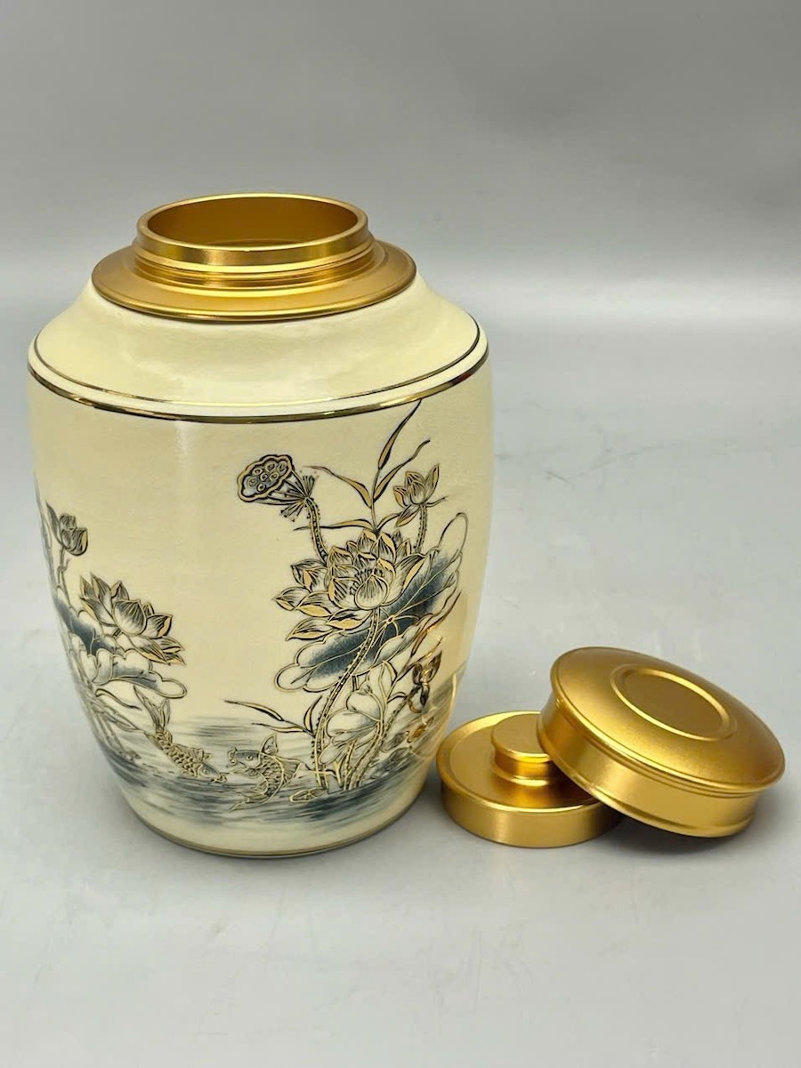 Hộp Đựng Trà Hoạ Tiết Hoa Sen Cao 18cm Gốm Chu Đậu Vẽ Vàng
